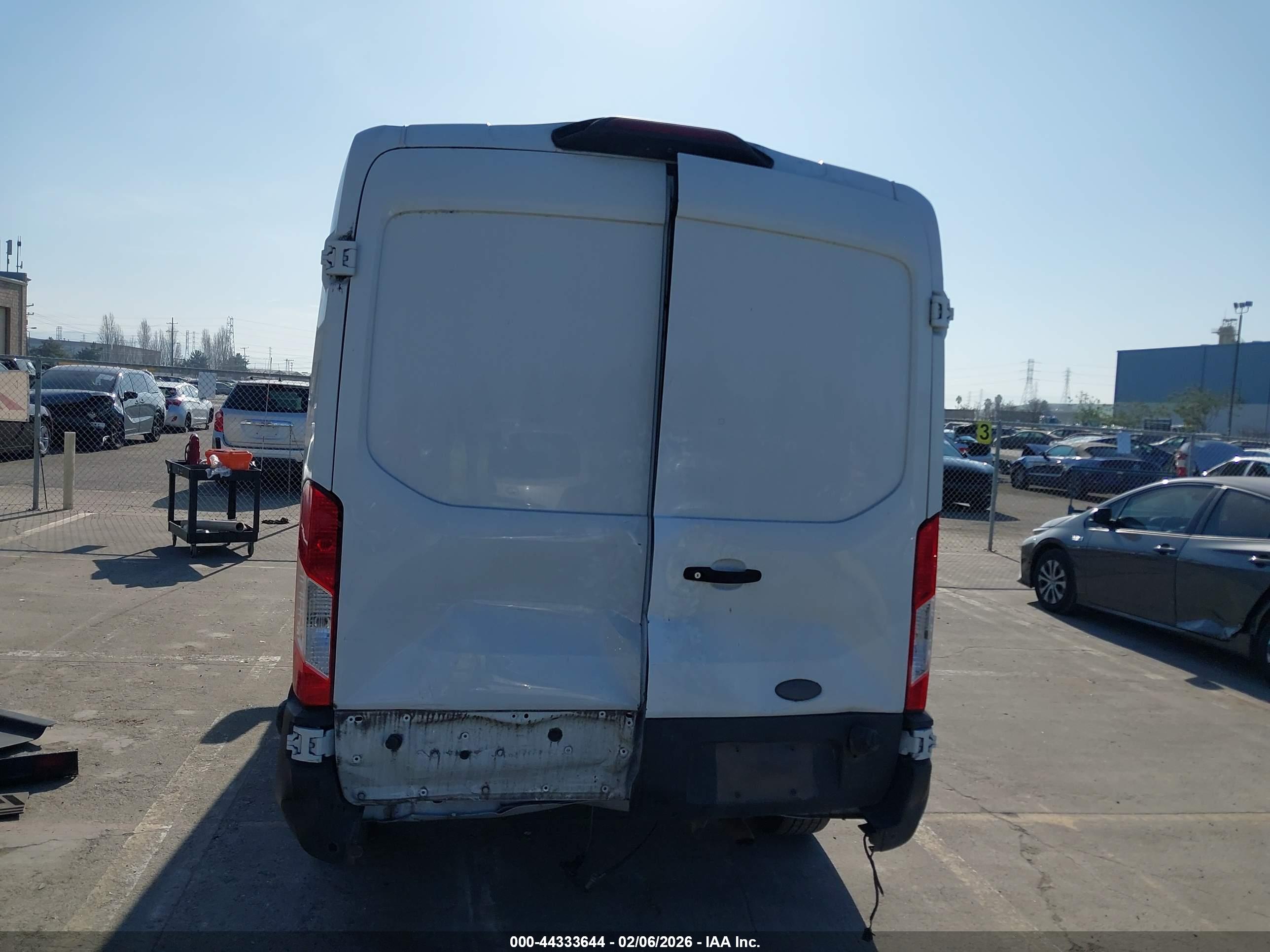 FORD TRANSIT-150 image 6