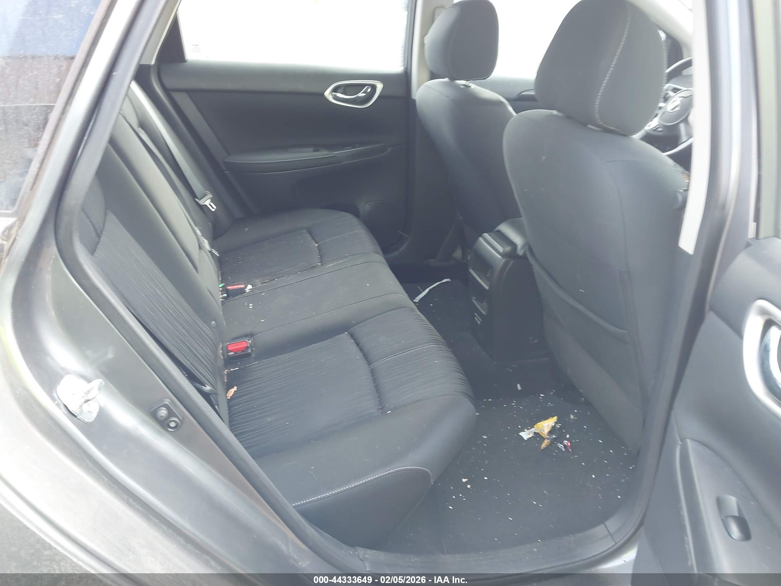 NISSAN SENTRA image 8