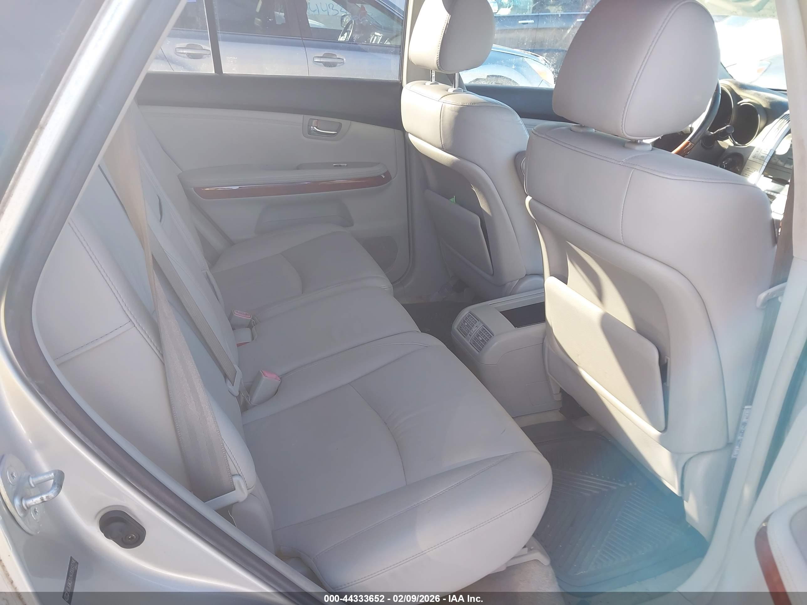 LEXUS RX image 8