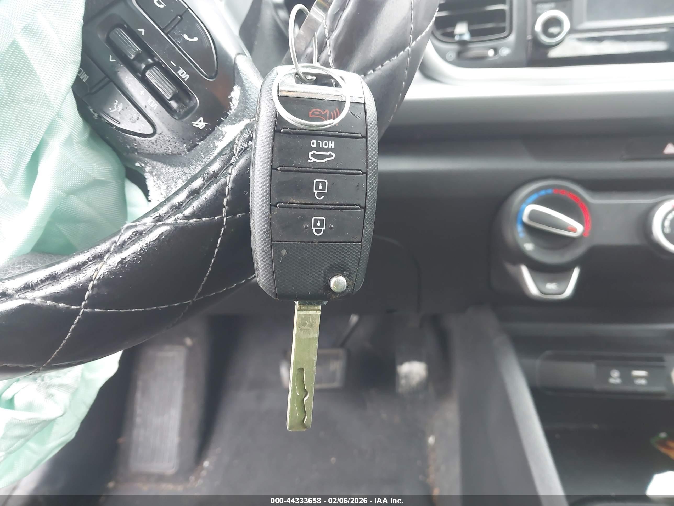 KIA RIO image 11