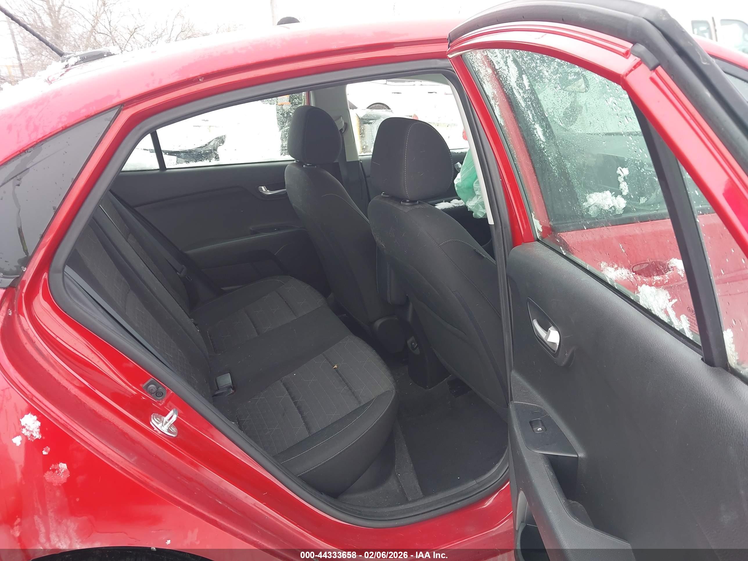 KIA RIO image 8