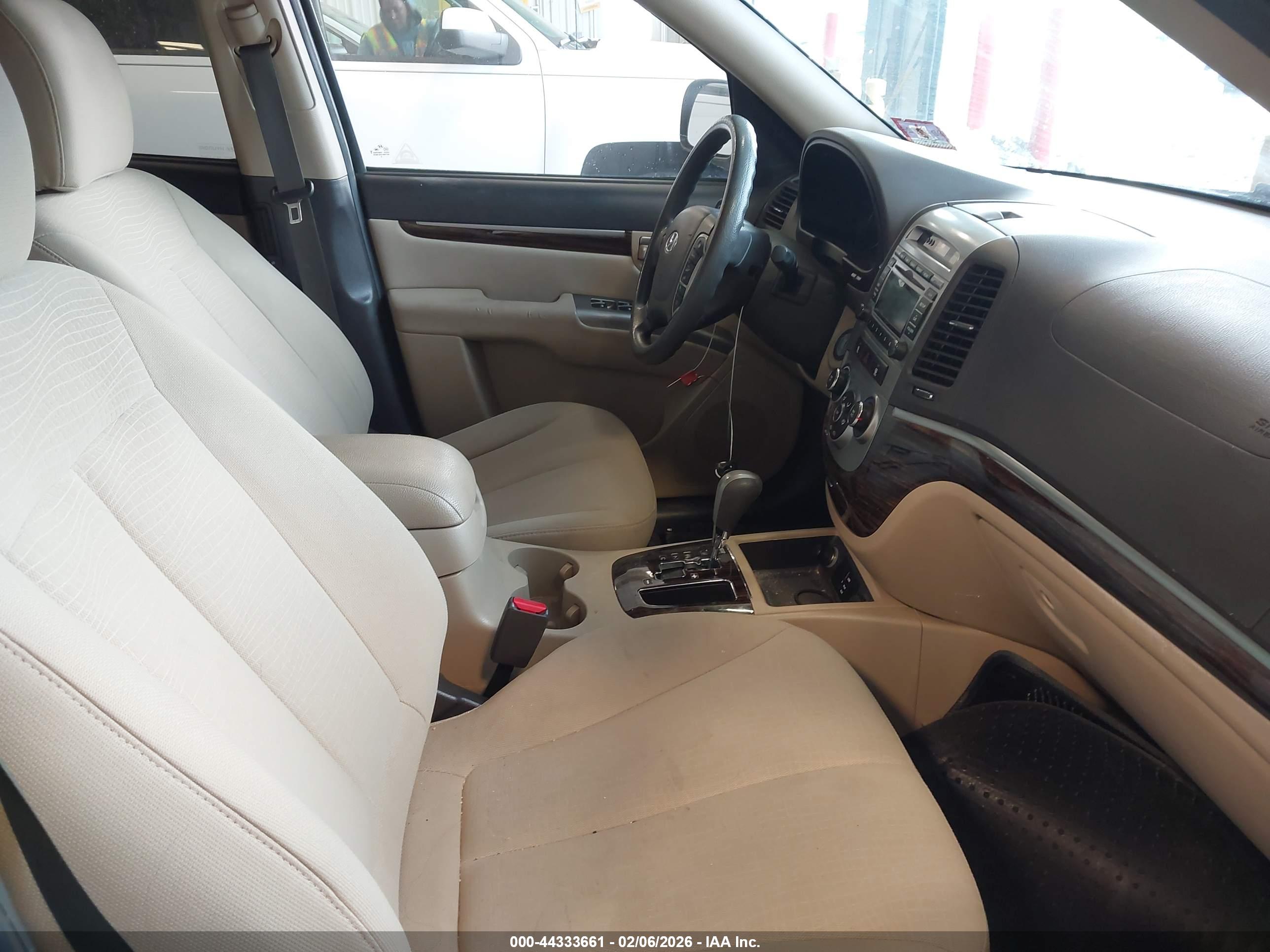HYUNDAI SANTA image 5