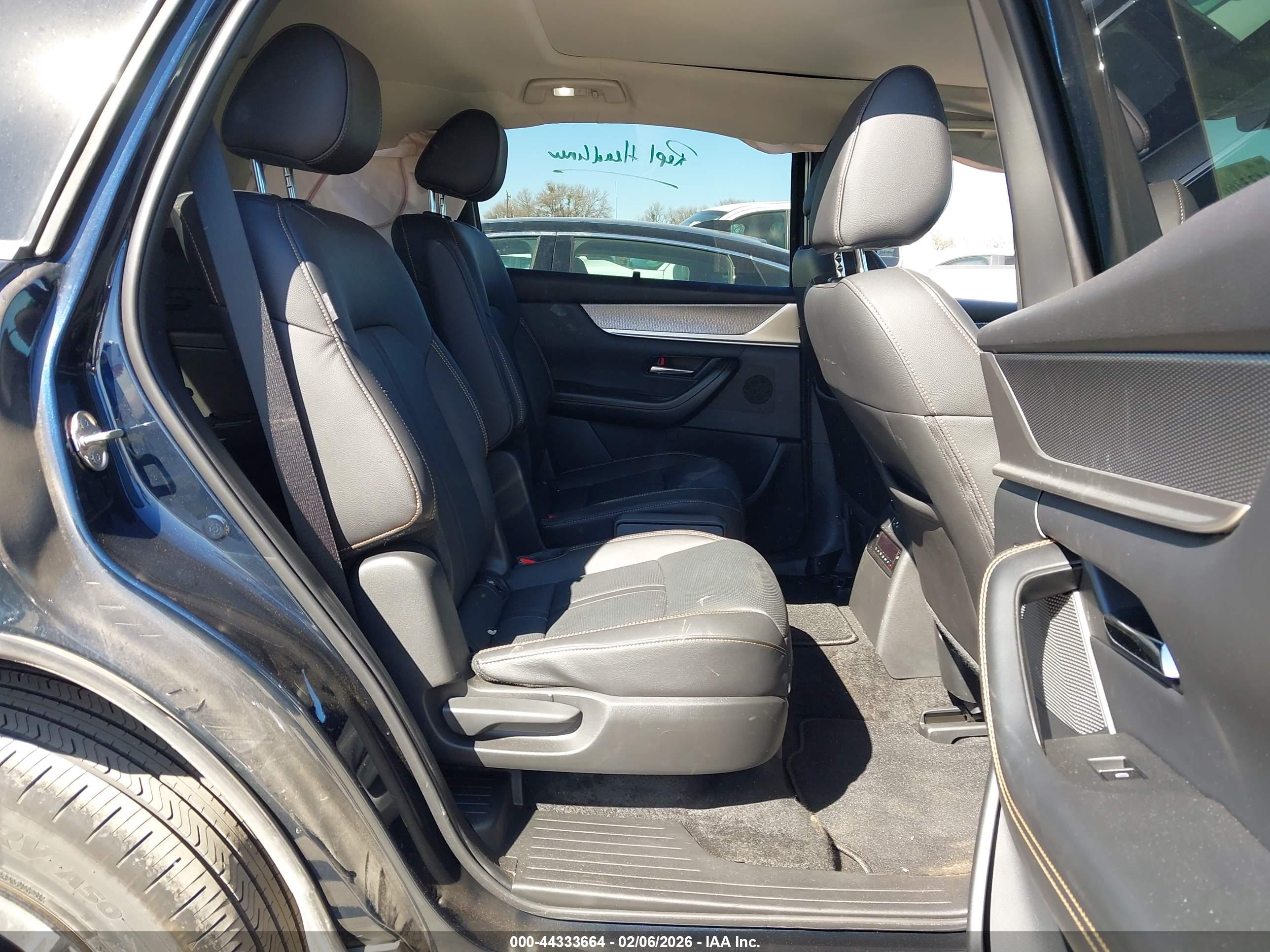 MAZDA CX-90 image 8