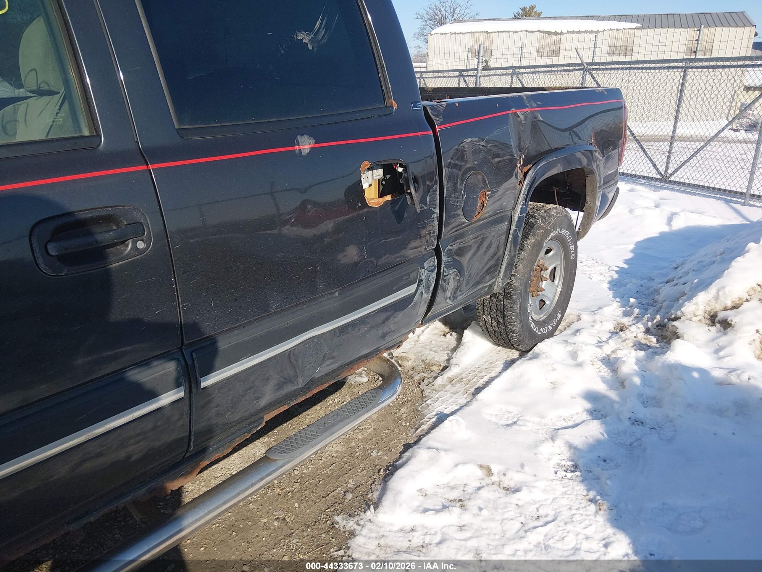 CHEVROLET SILVERADO image 6