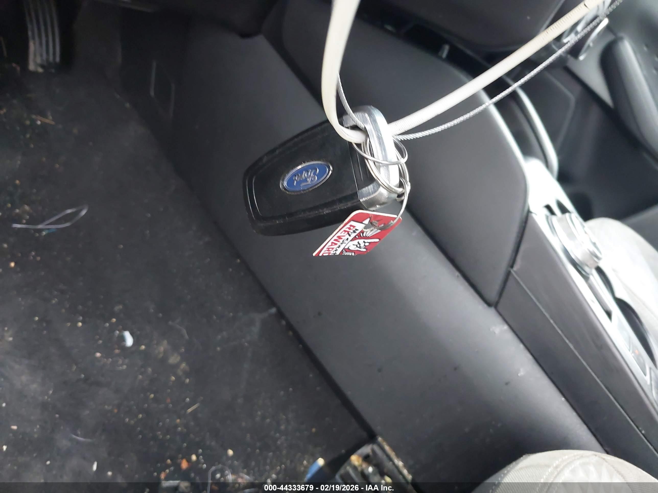 FORD ESCAPE image 11