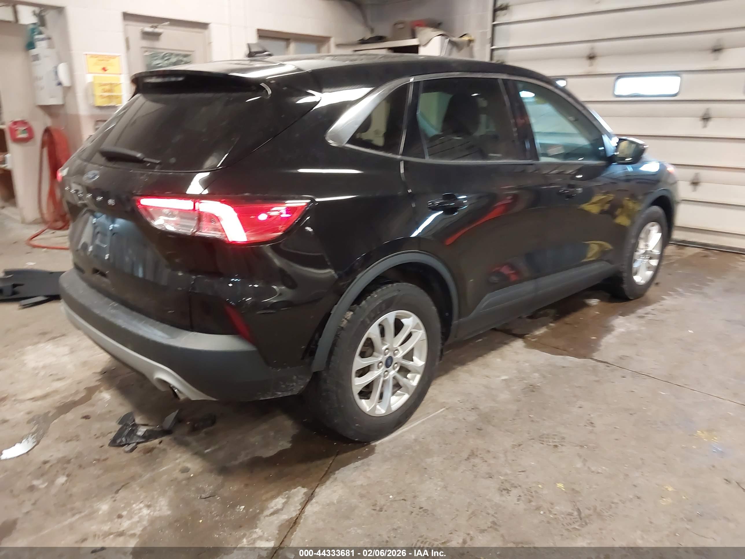 FORD ESCAPE image 4