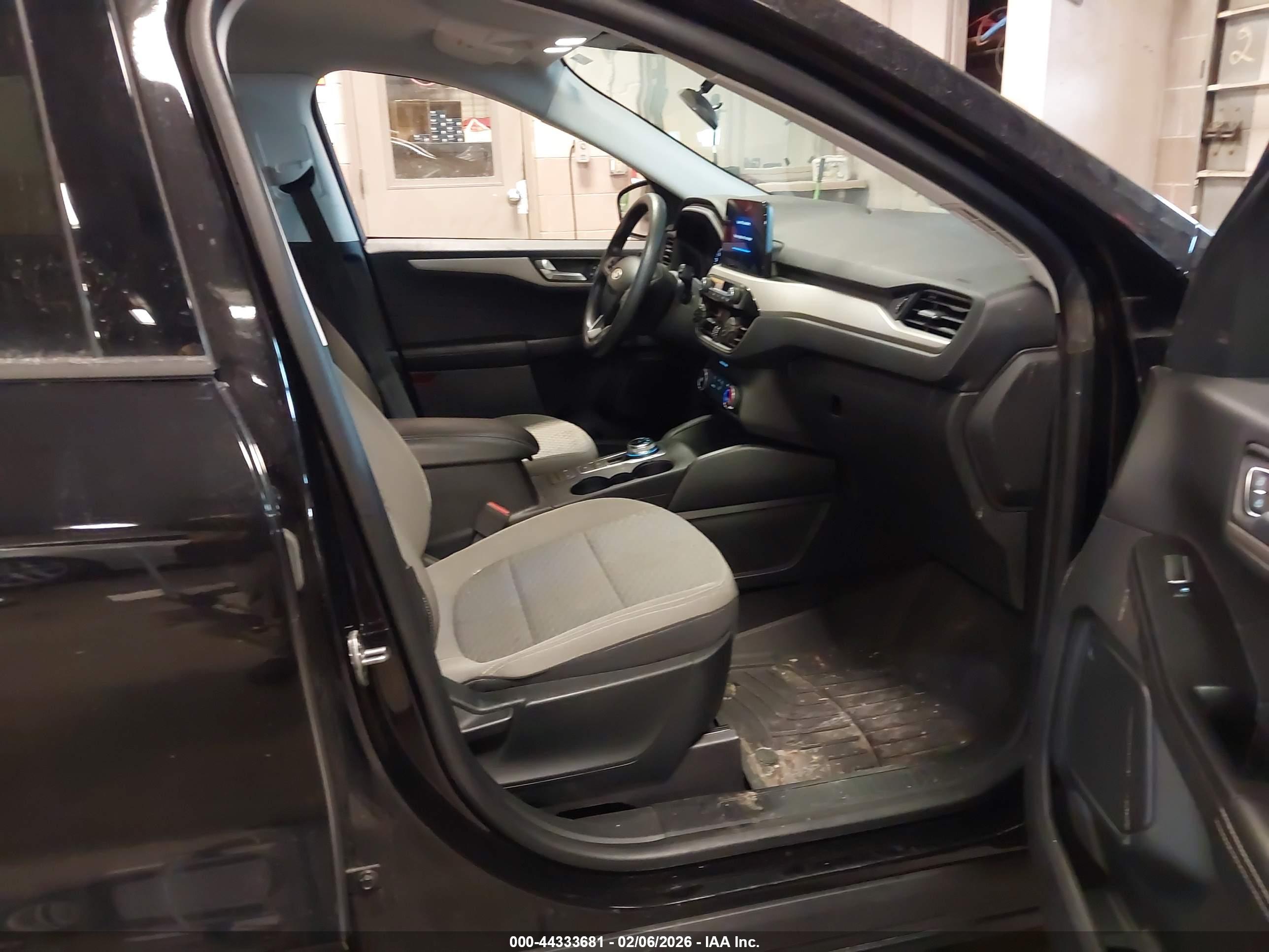FORD ESCAPE image 5