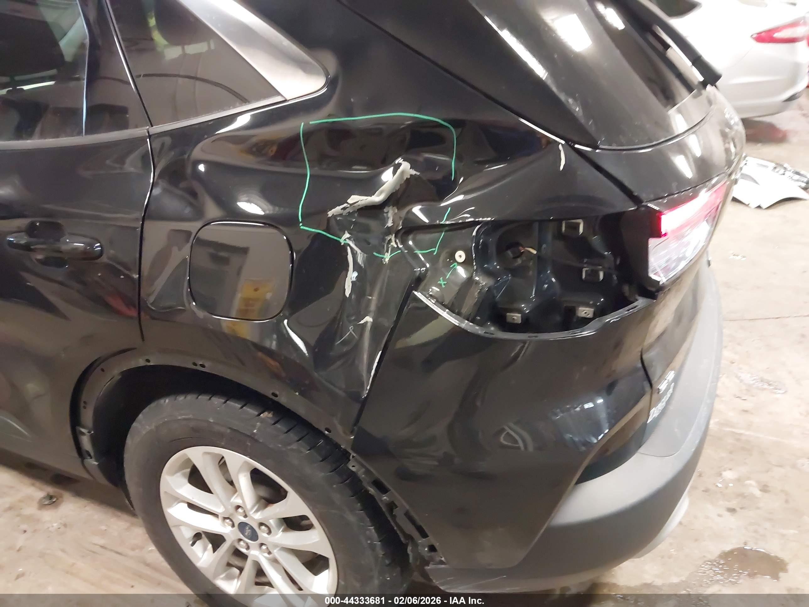 FORD ESCAPE image 6