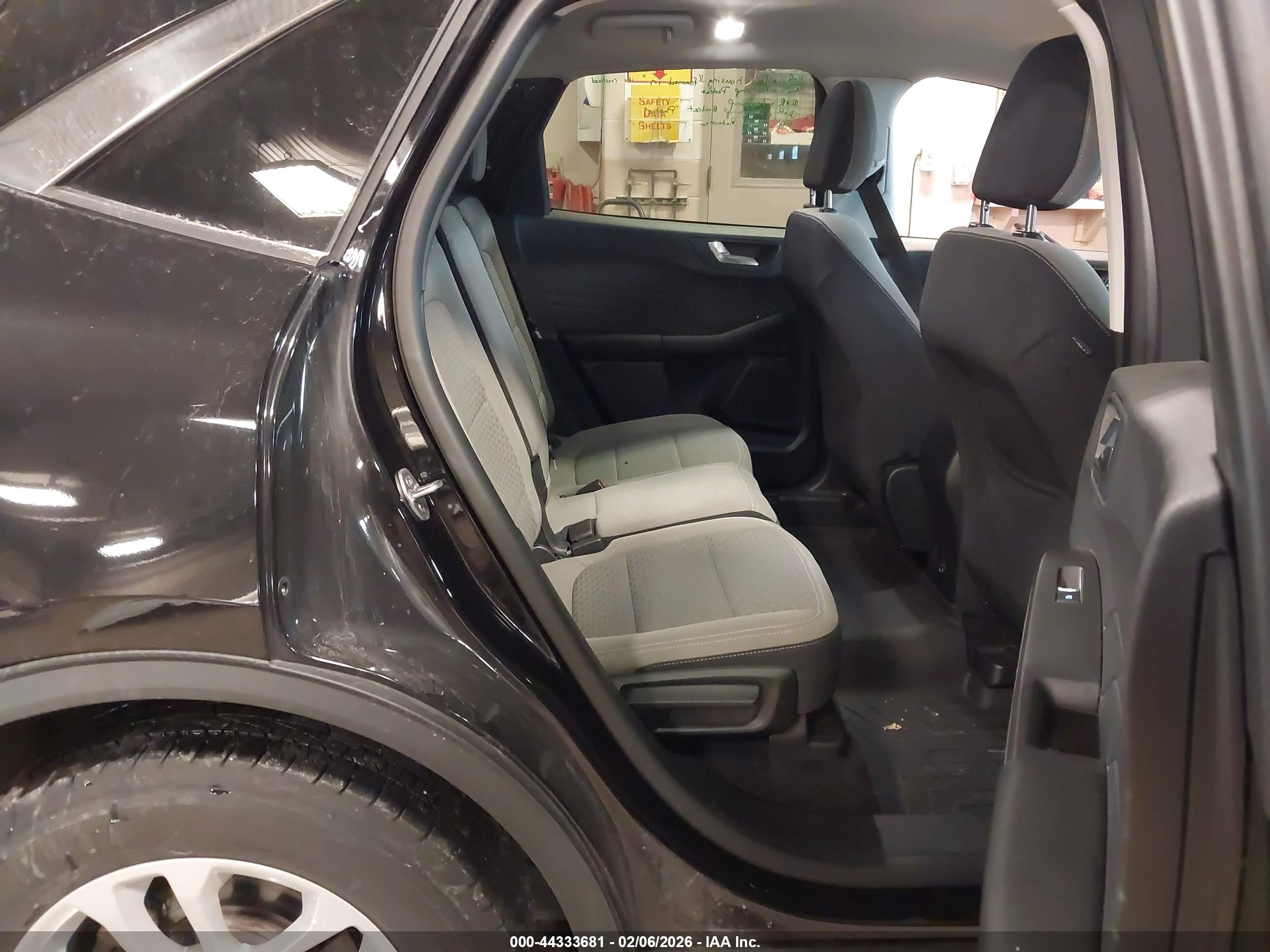 FORD ESCAPE image 8