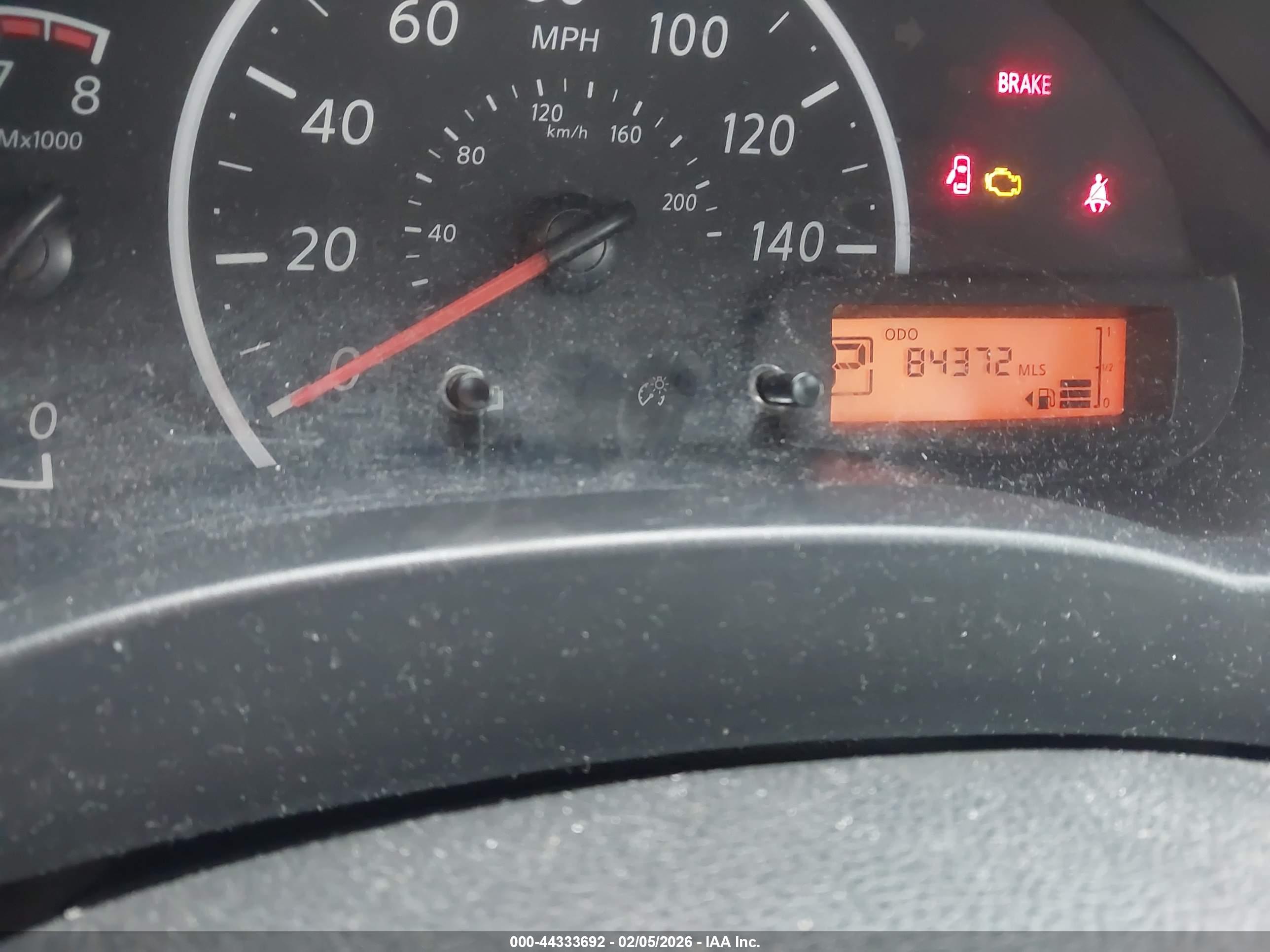 NISSAN VERSA image 7