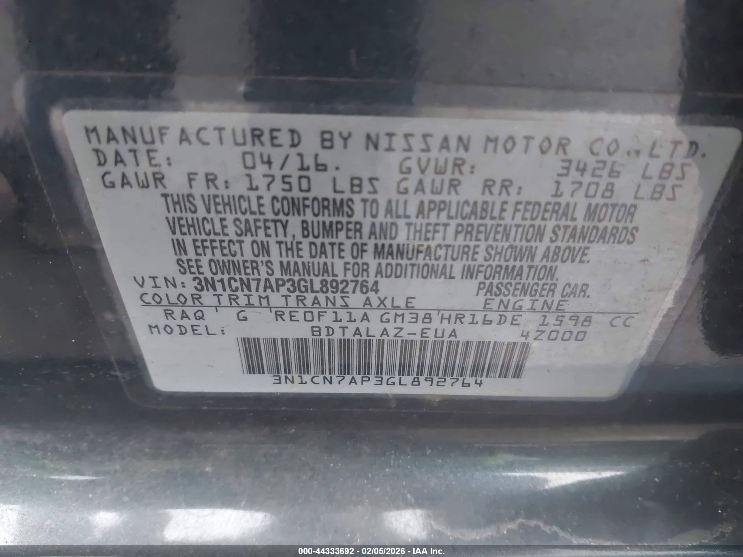 NISSAN VERSA image 9
