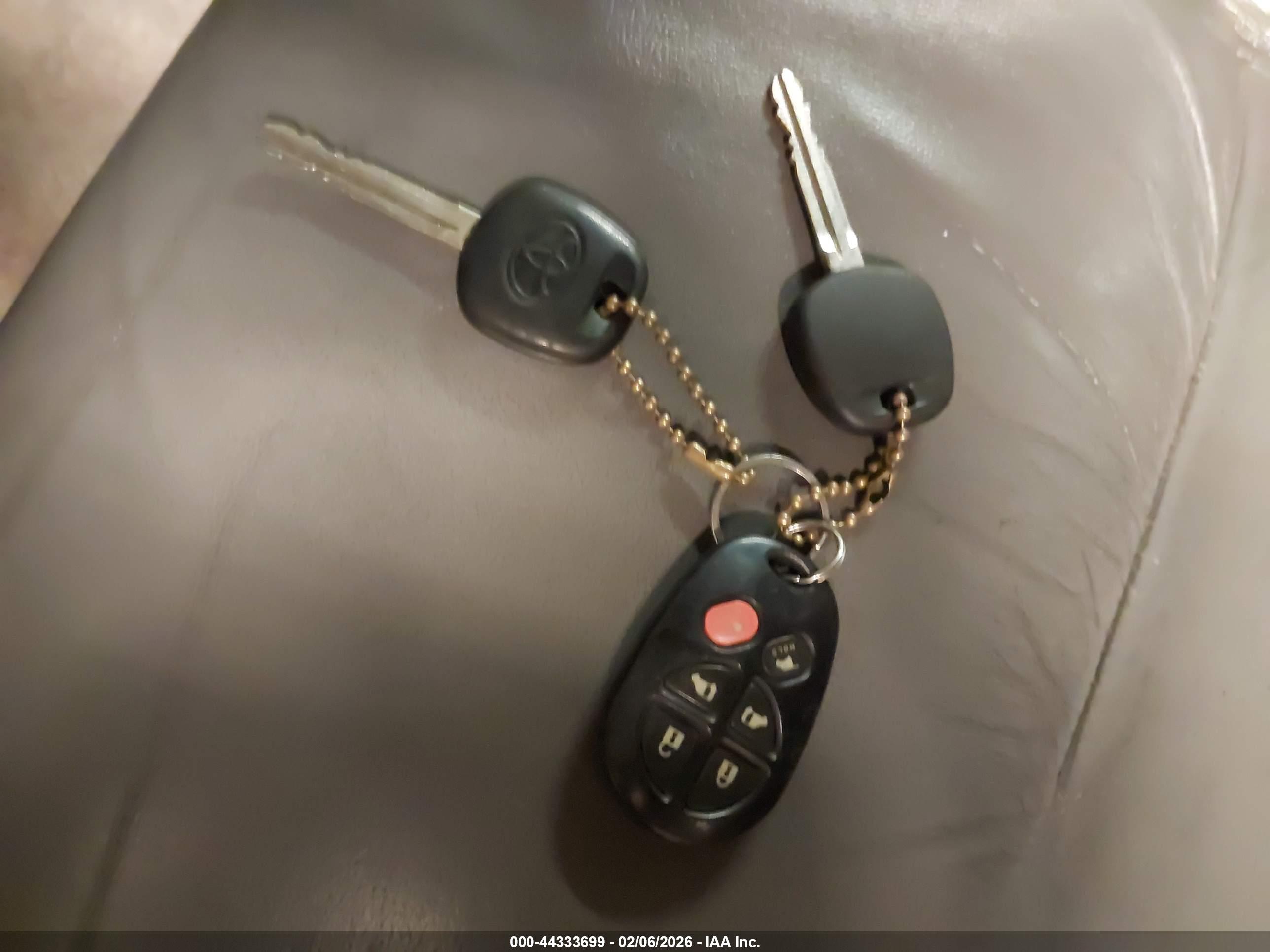 TOYOTA SIENNA image 11