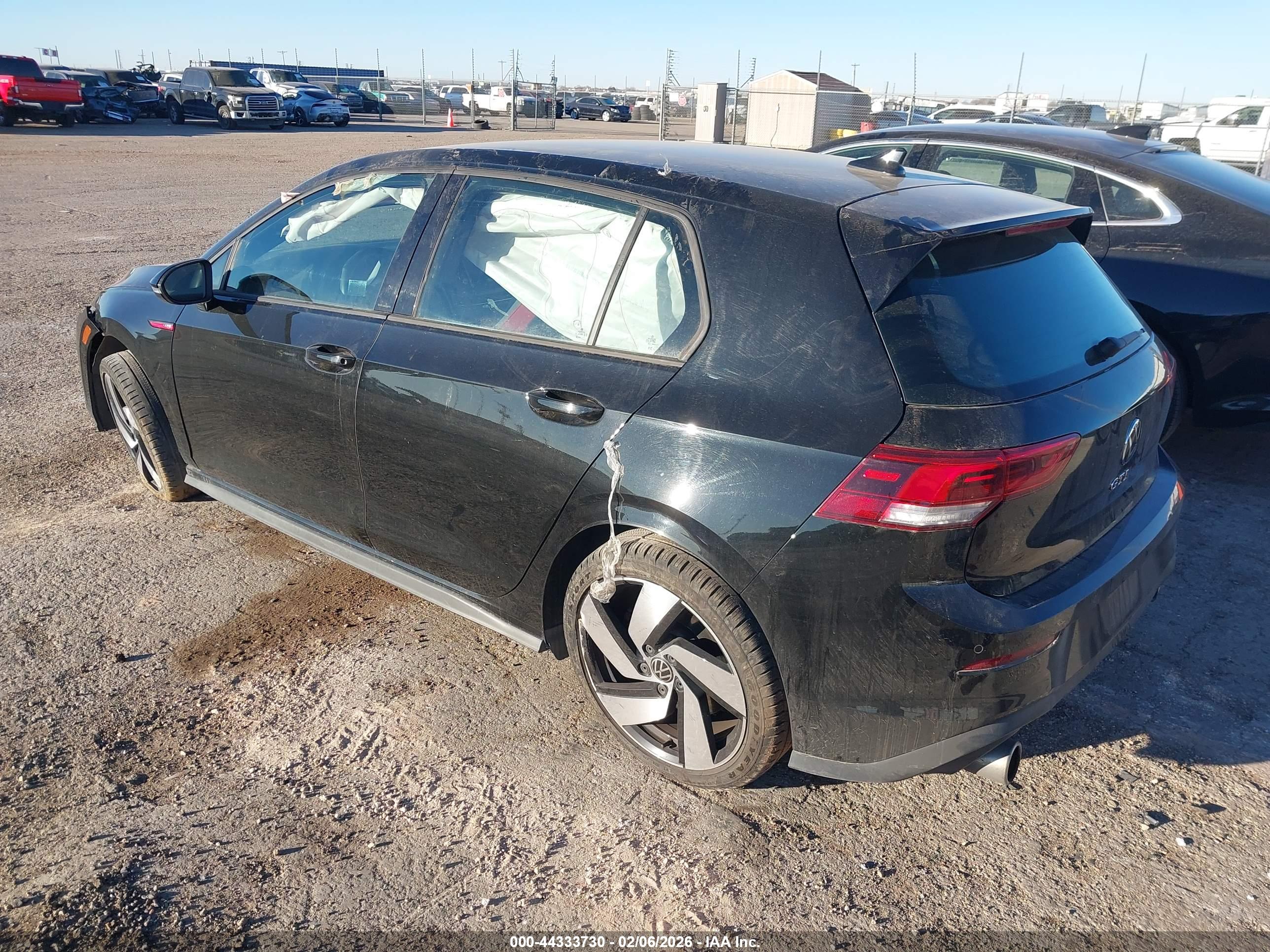 VOLKSWAGEN GOLF image 3