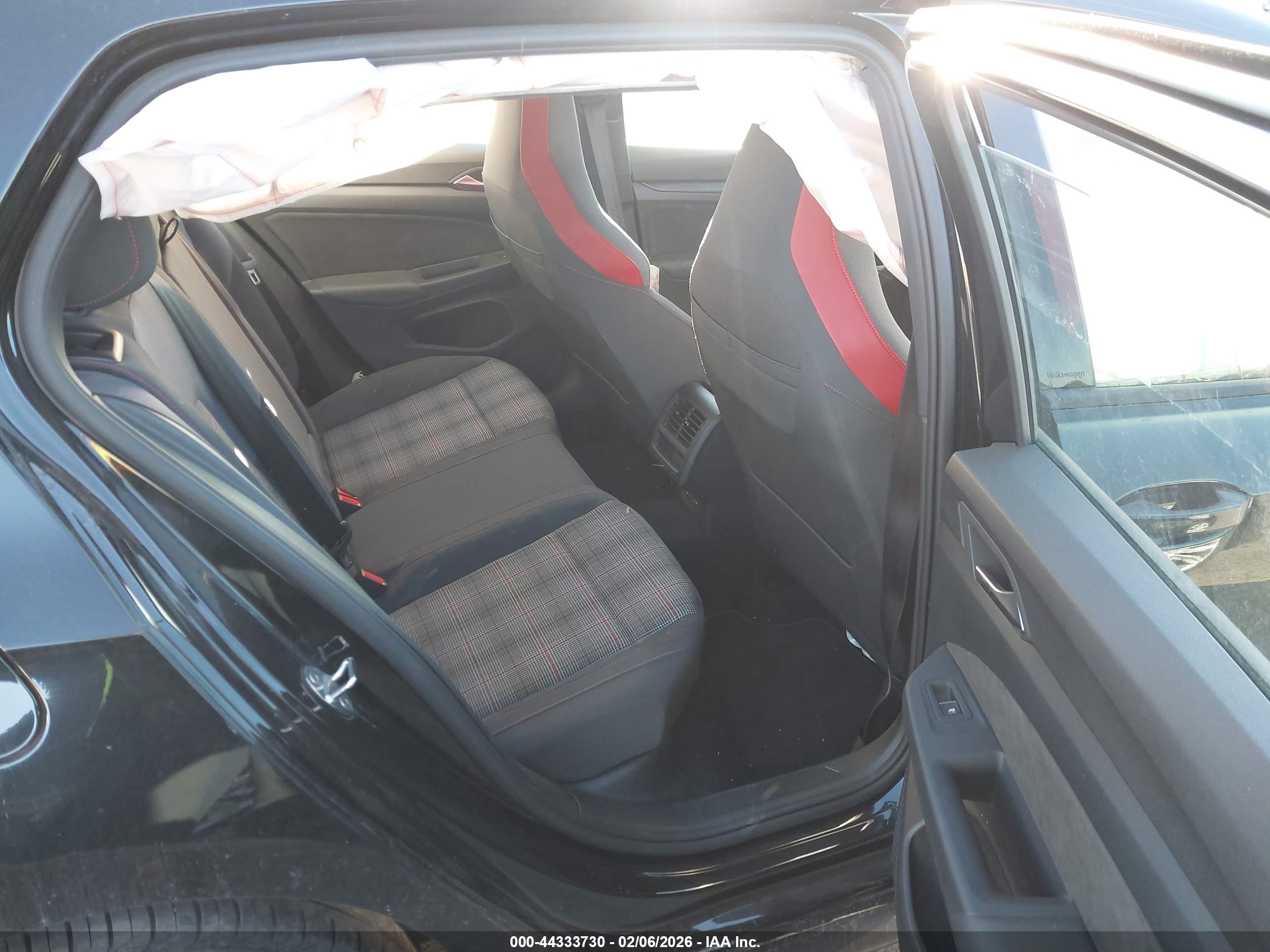 VOLKSWAGEN GOLF image 8
