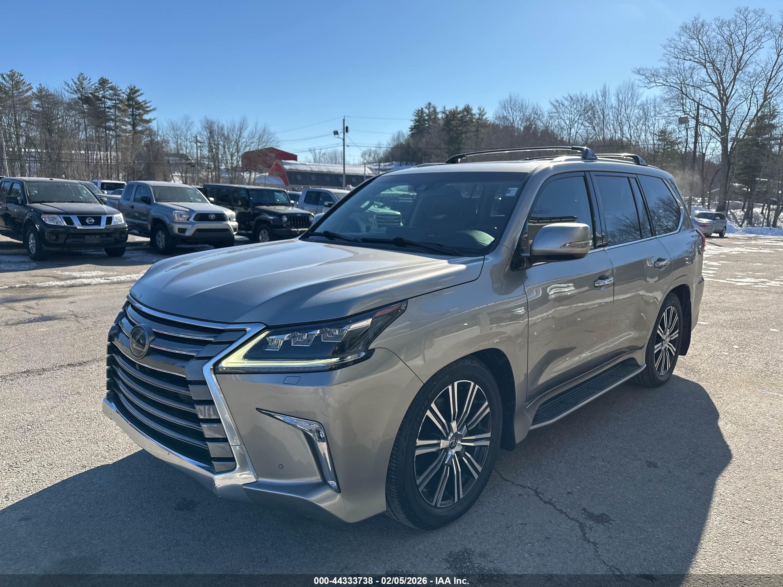 LEXUS LX image 2