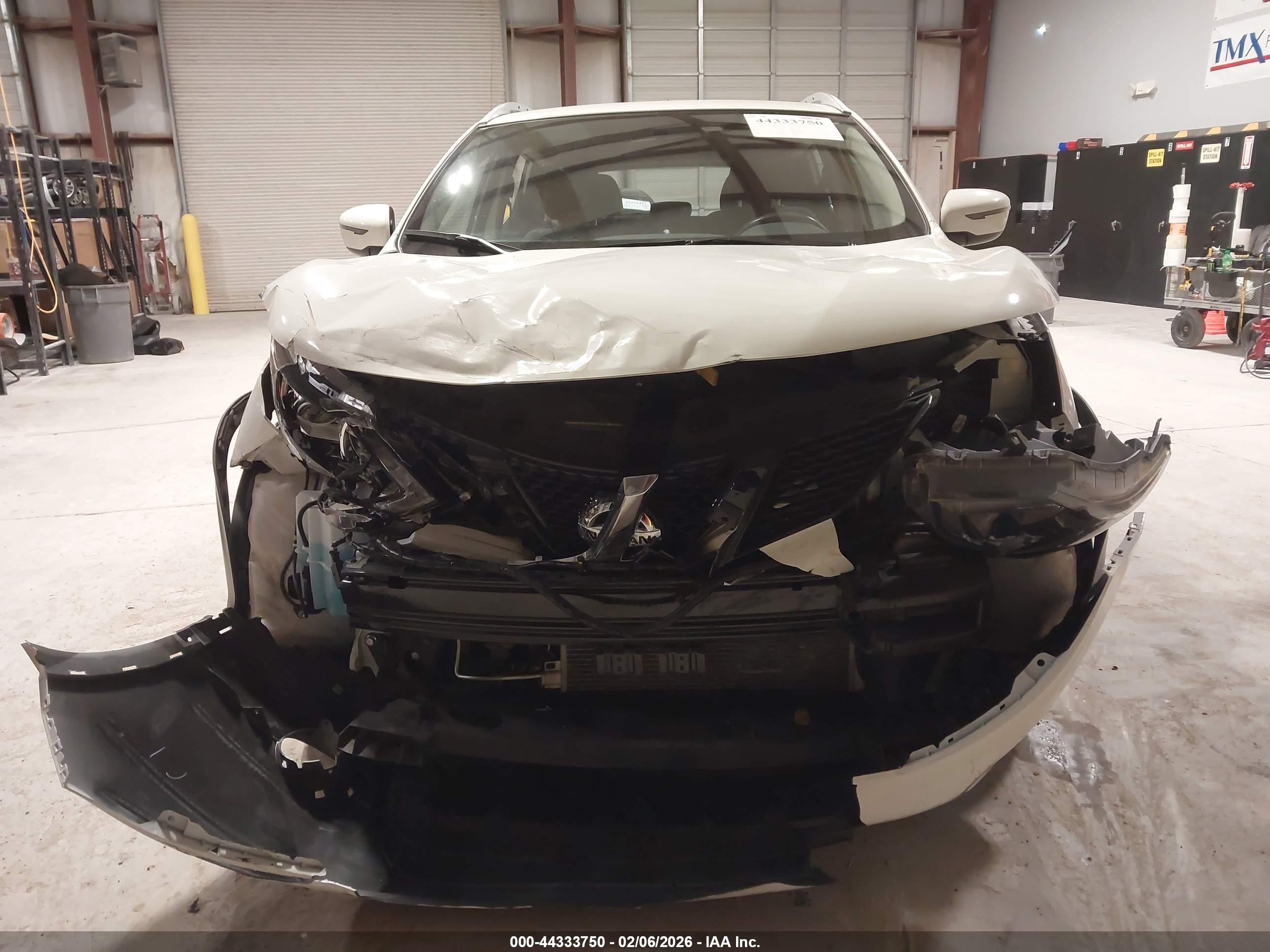 NISSAN ROGUE image 6