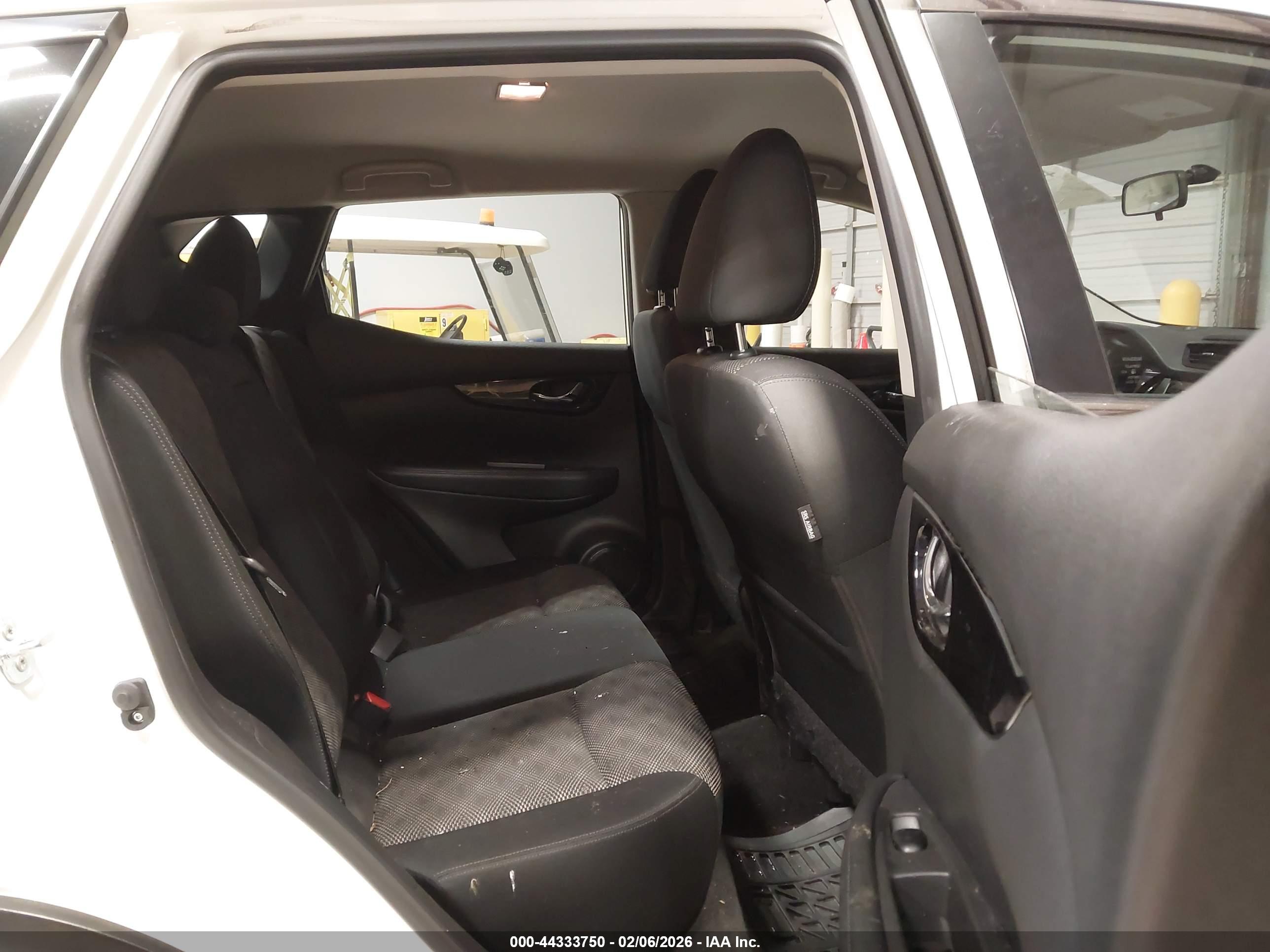 NISSAN ROGUE image 8