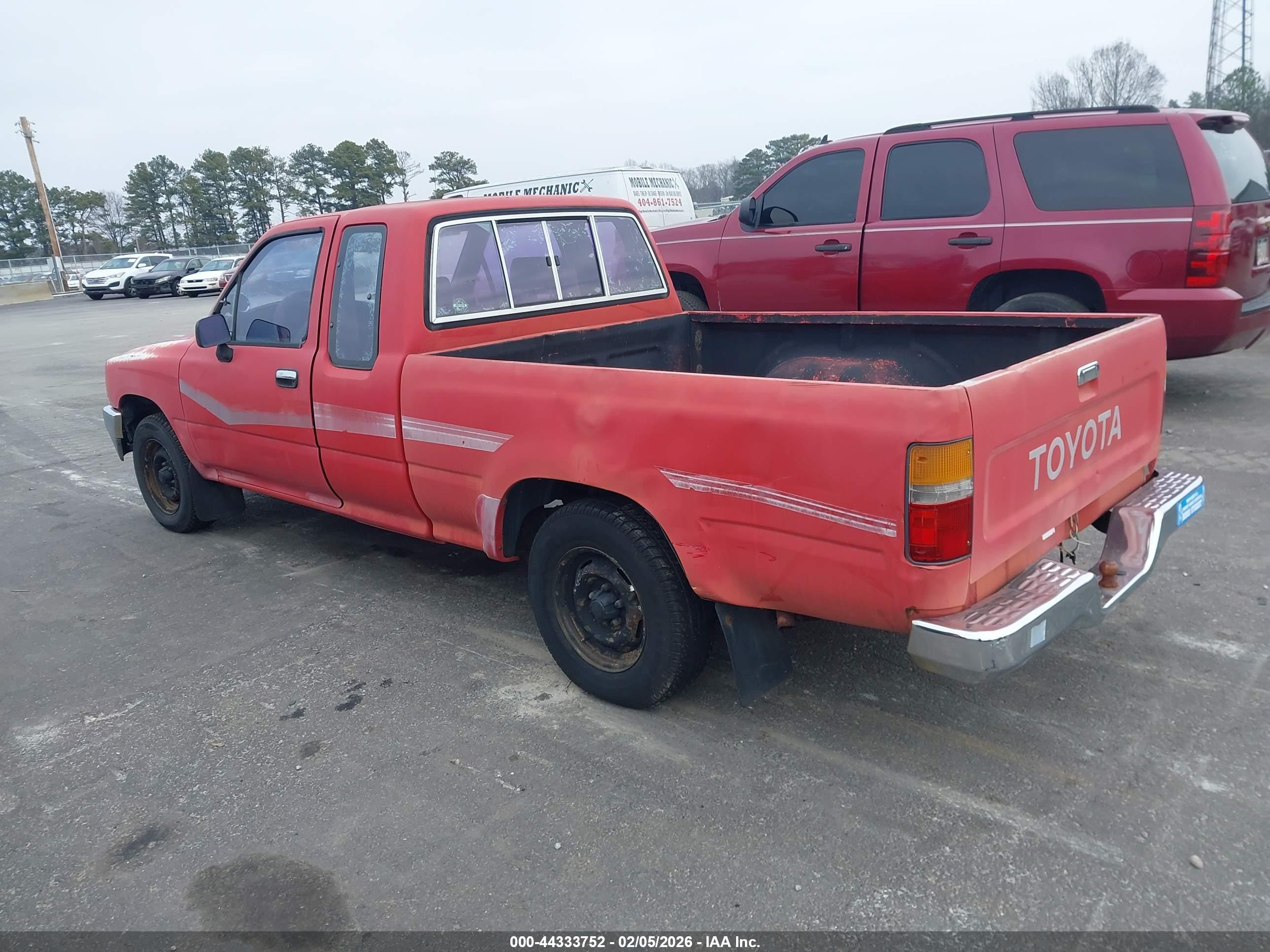 TOYOTA PICKUP image 3