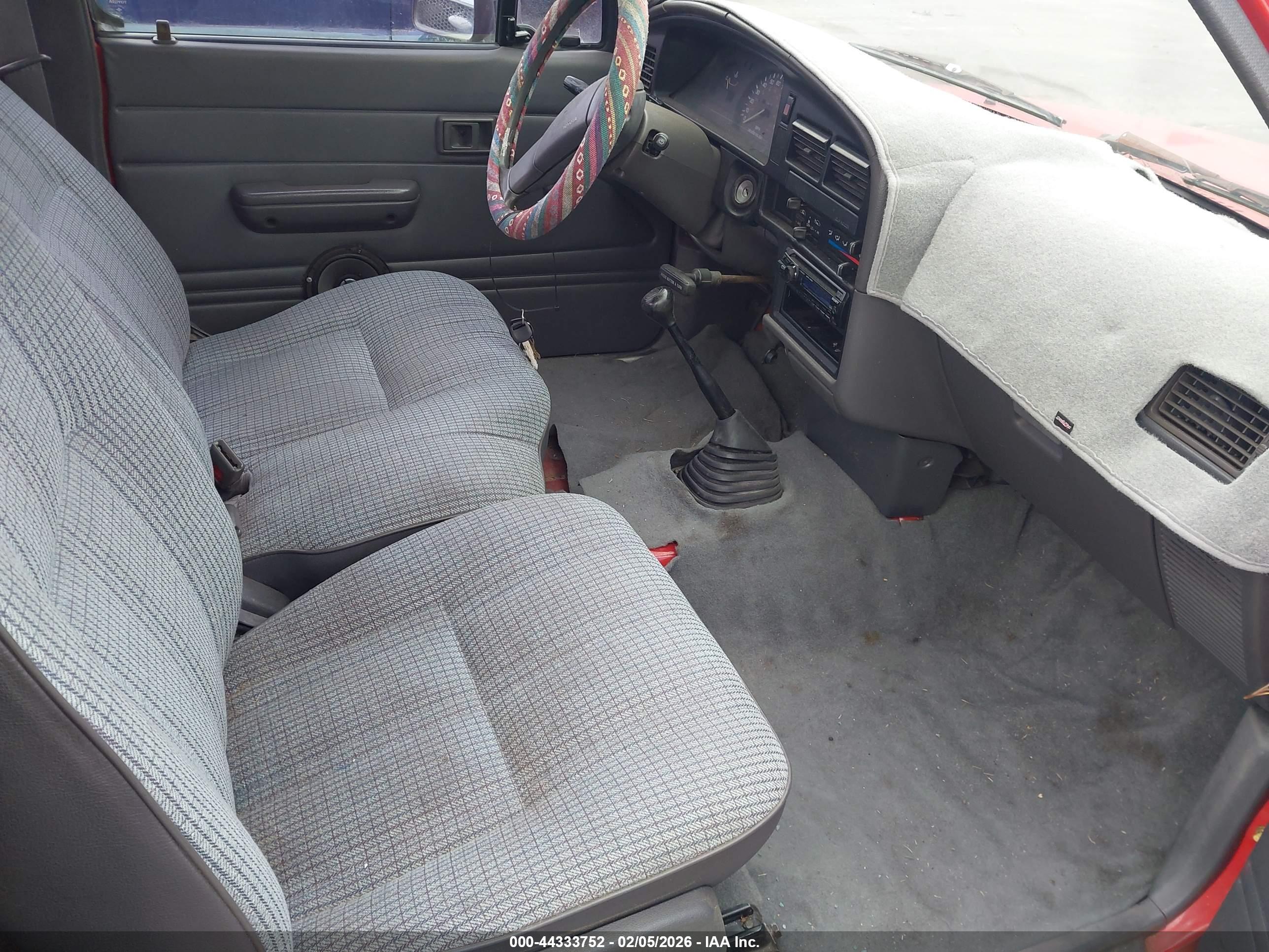 TOYOTA PICKUP image 5