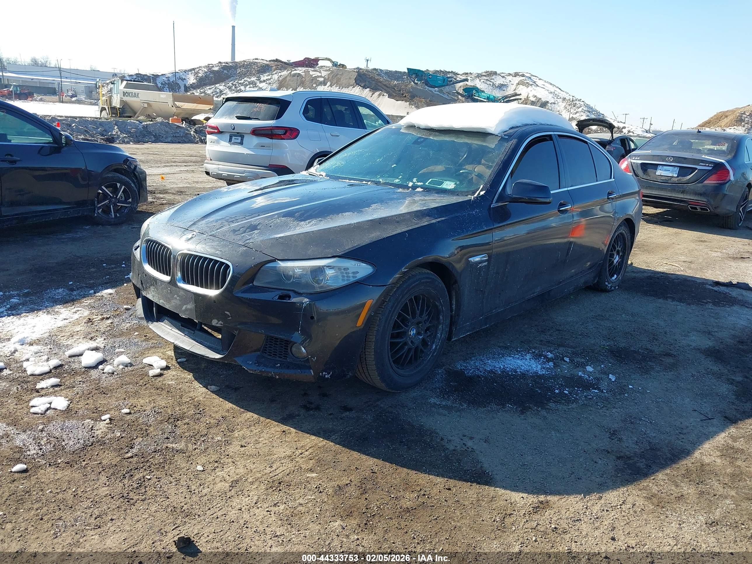 BMW 528I image 2