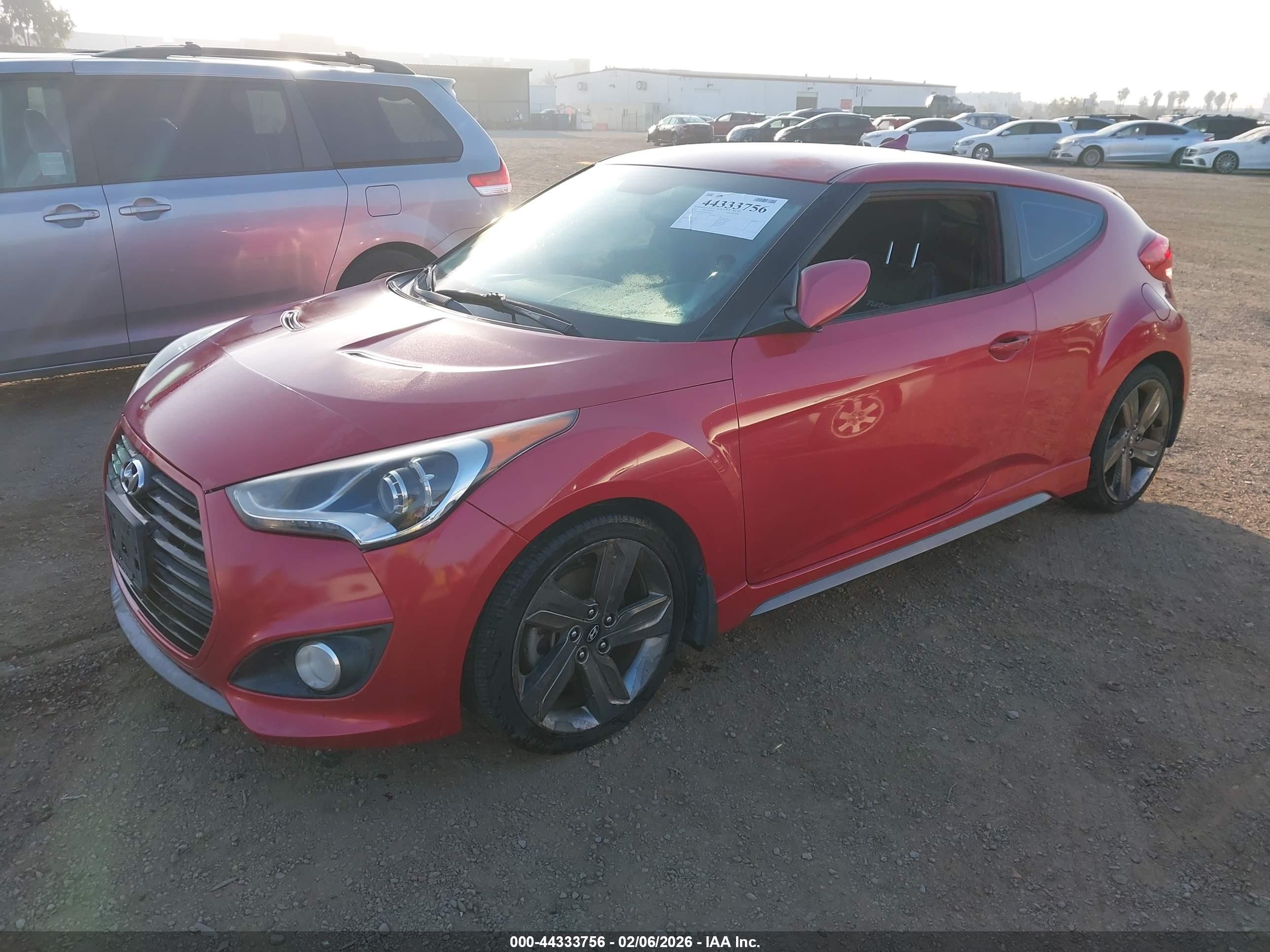 HYUNDAI VELOSTER image 2