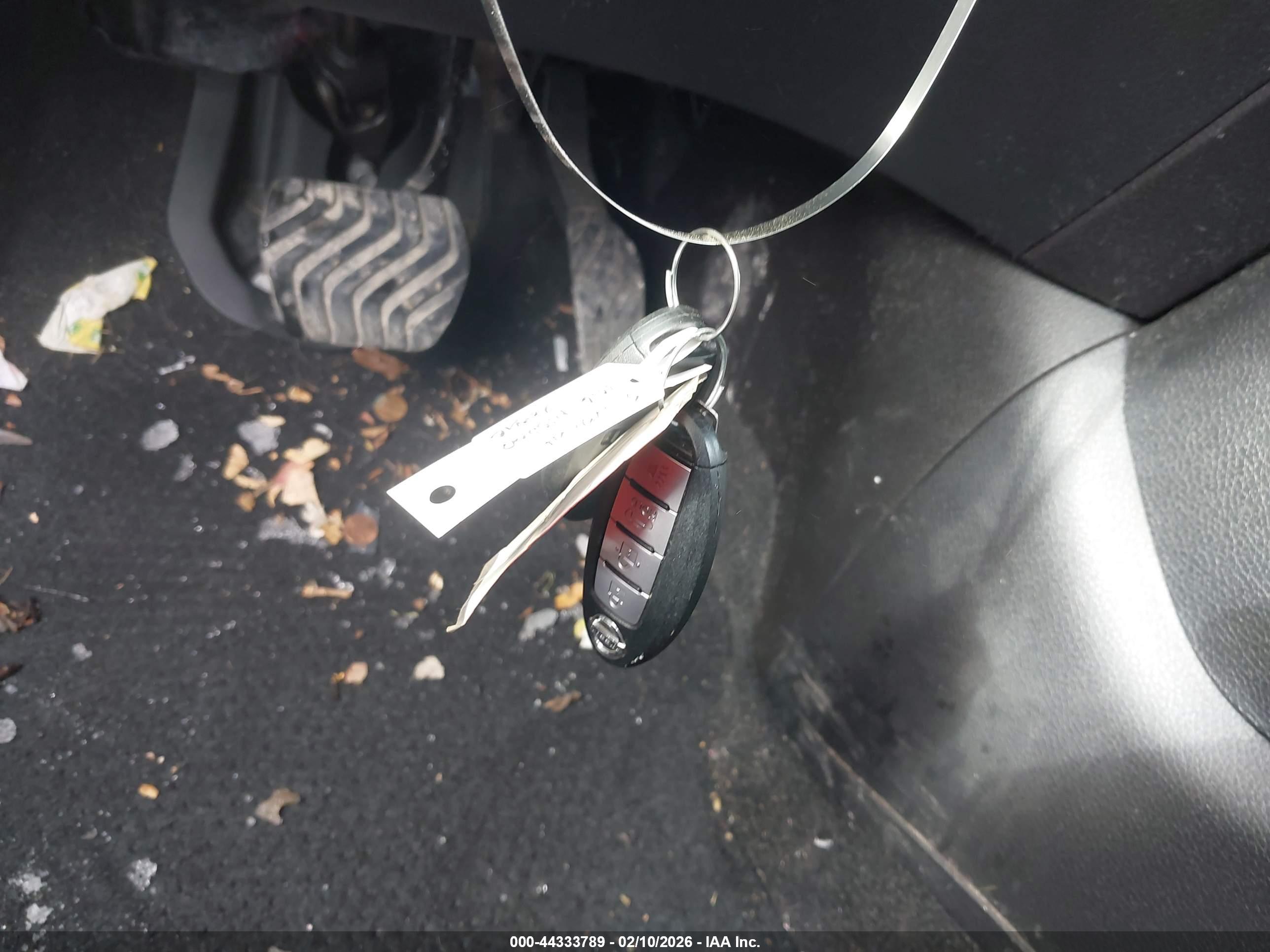 NISSAN ROGUE image 11