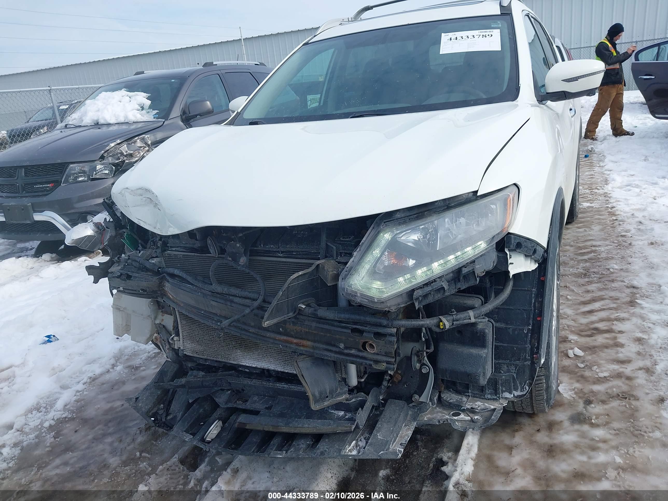 NISSAN ROGUE image 6