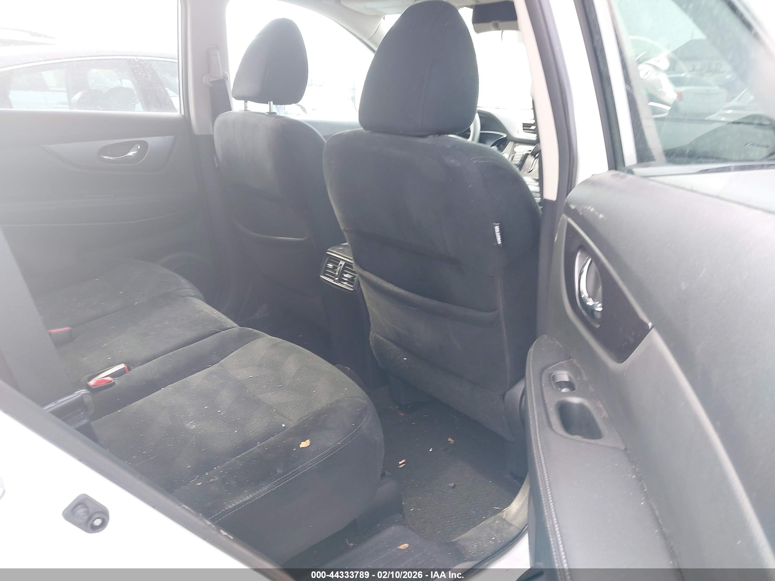 NISSAN ROGUE image 8