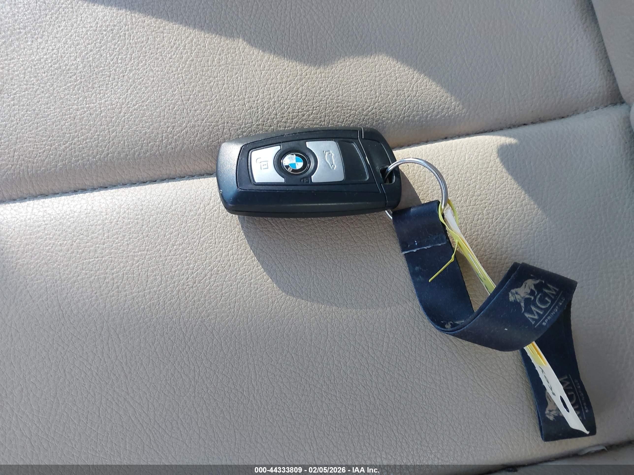 BMW 328I image 11