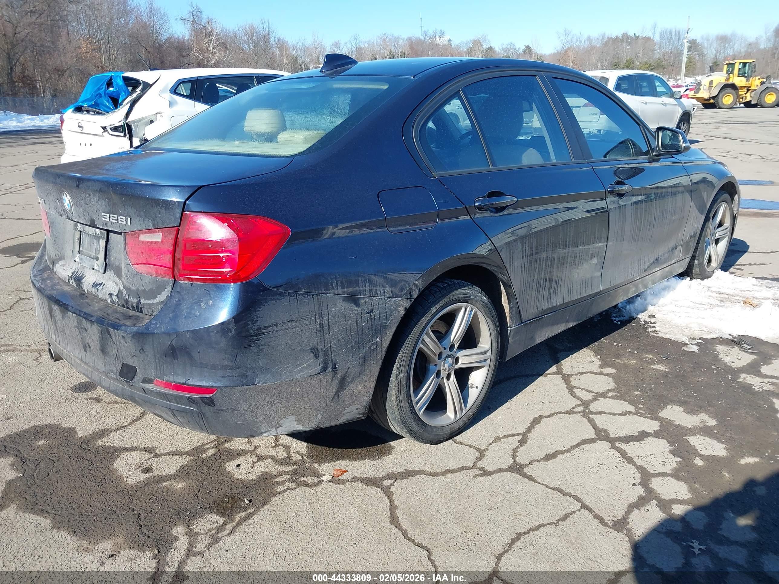 BMW 328I image 4