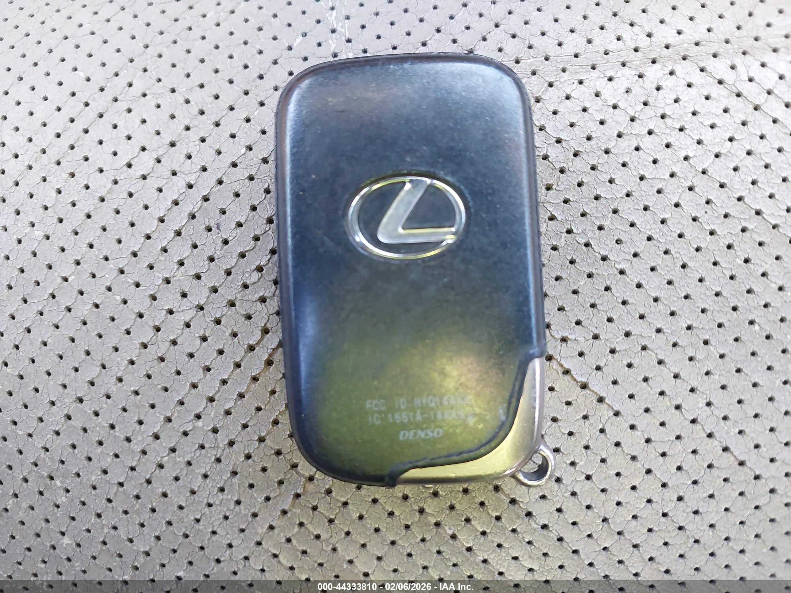 LEXUS ES image 11
