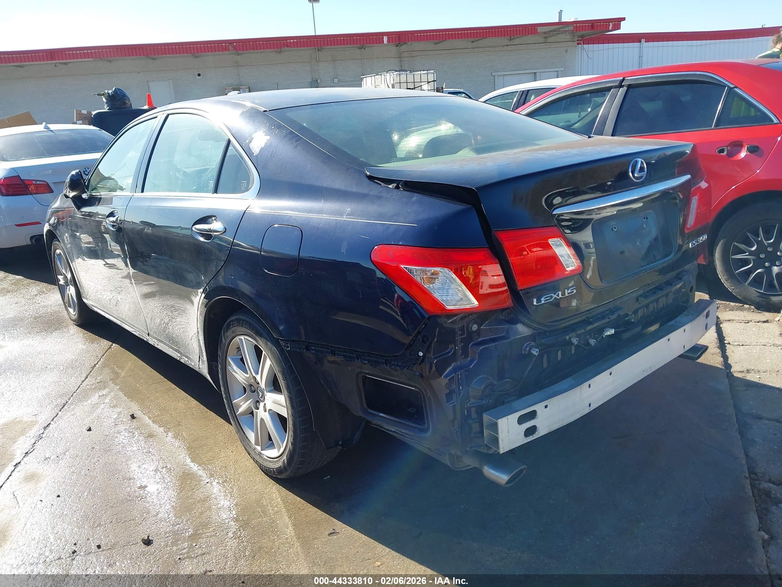 LEXUS ES image 3