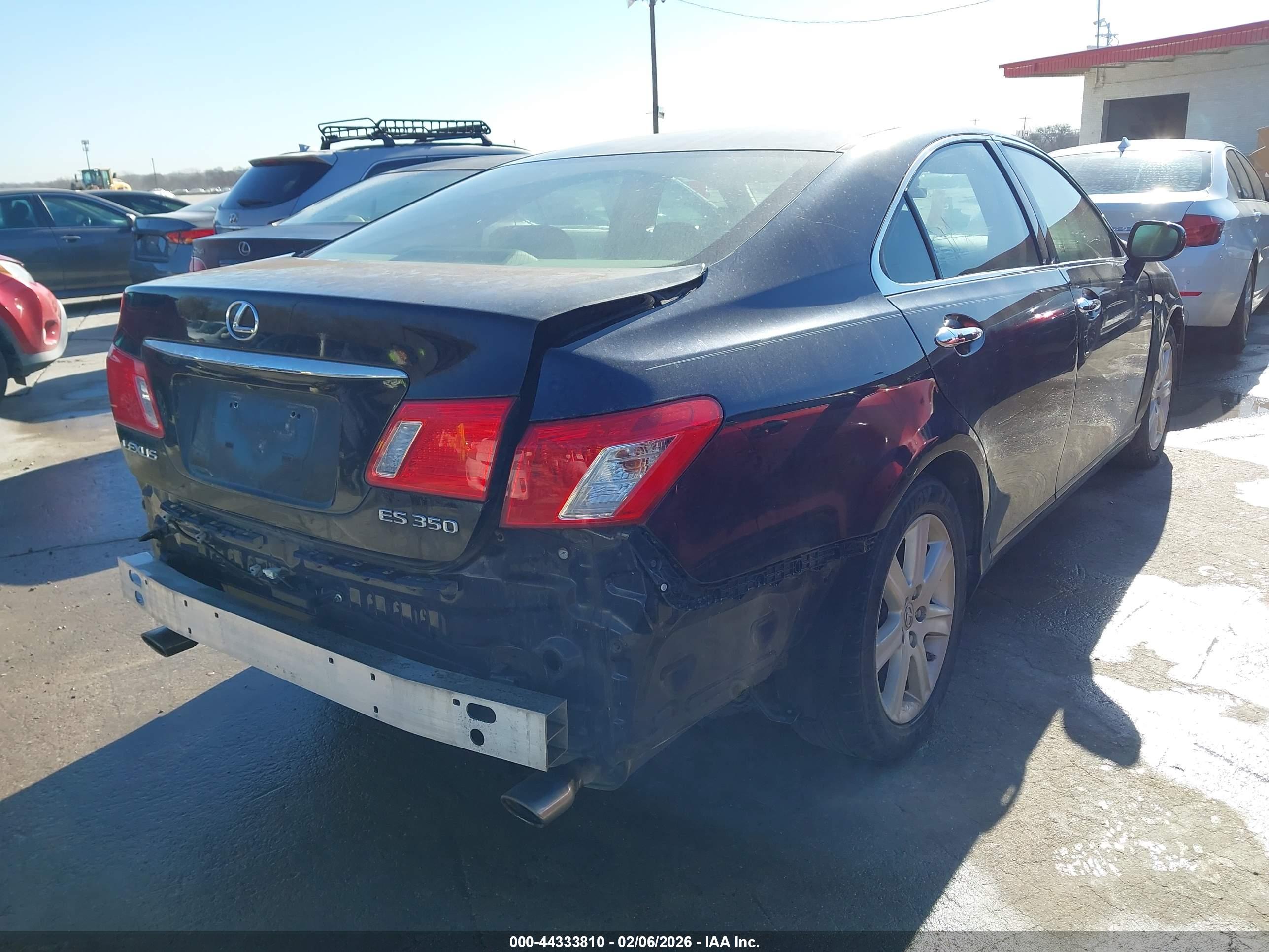 LEXUS ES image 4