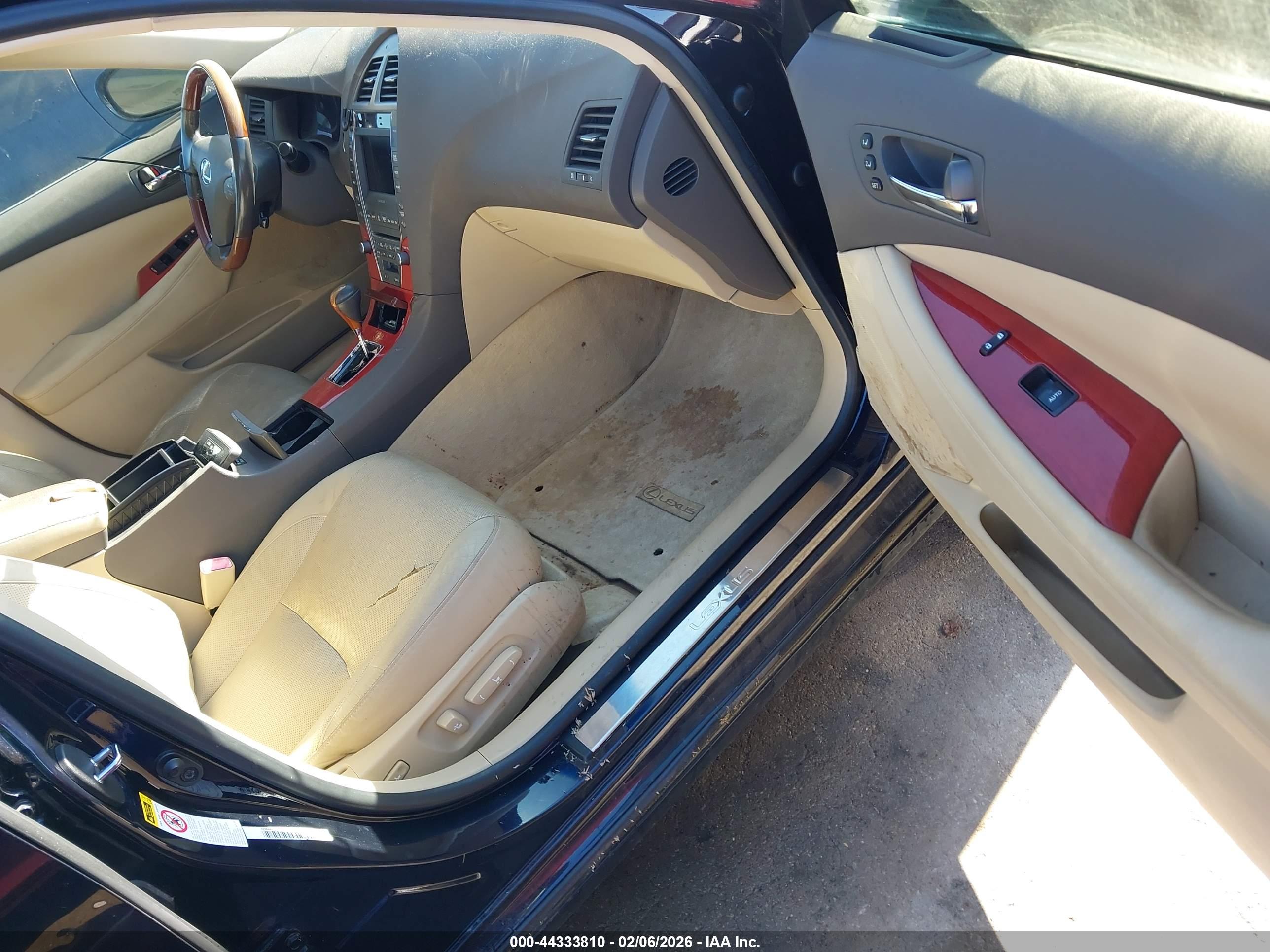 LEXUS ES image 5