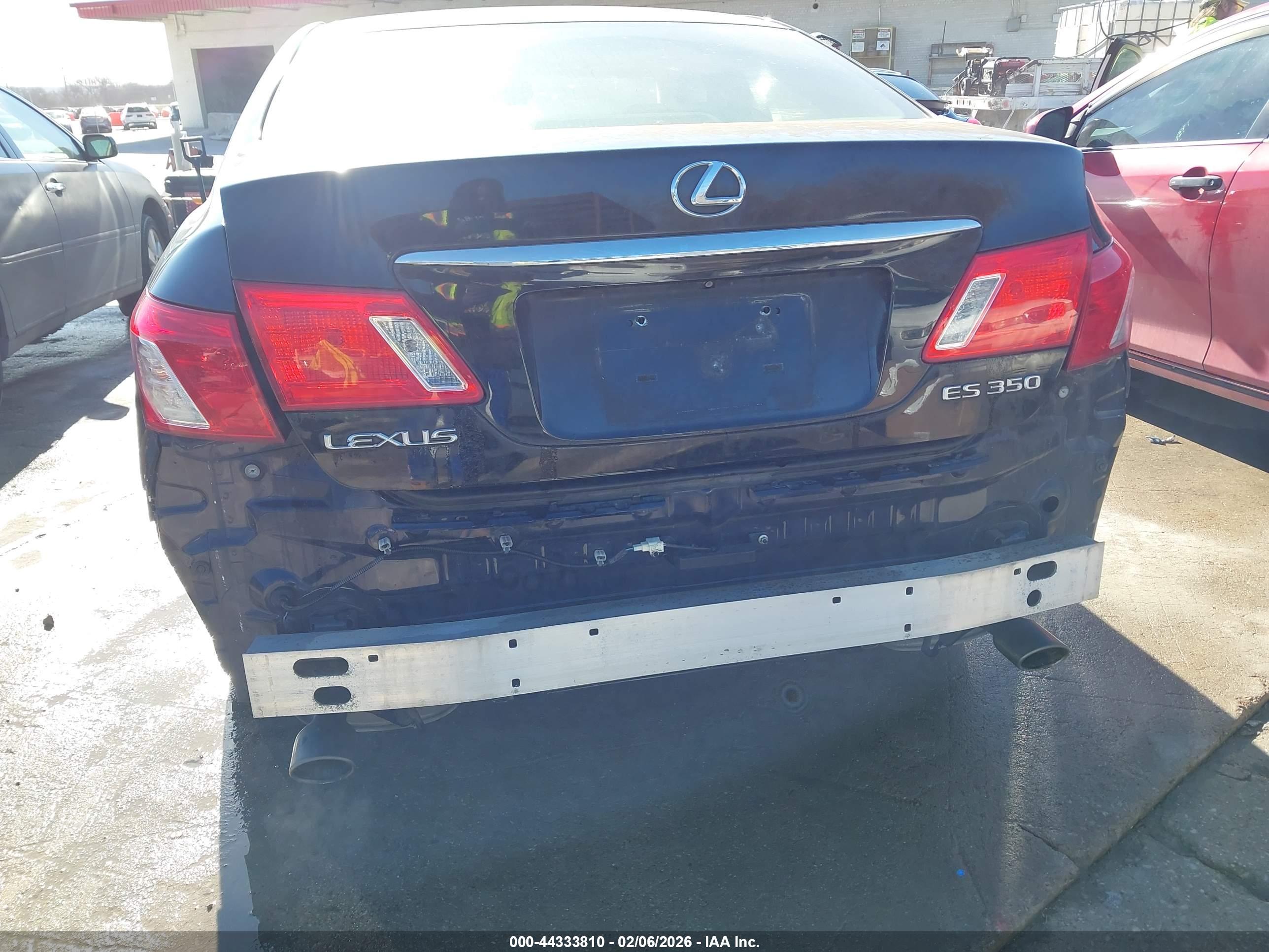 LEXUS ES image 6