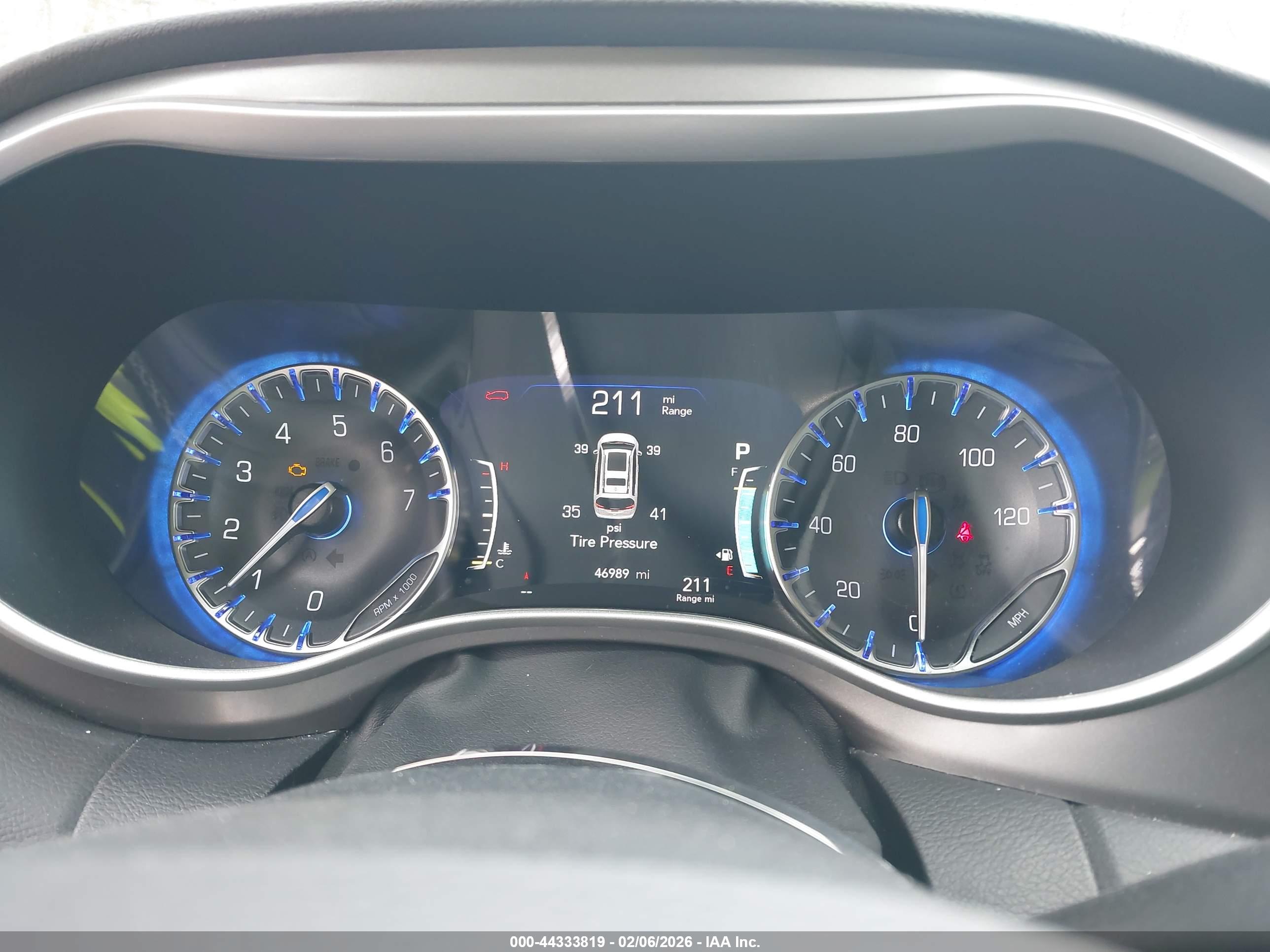 CHRYSLER PACIFICA image 7