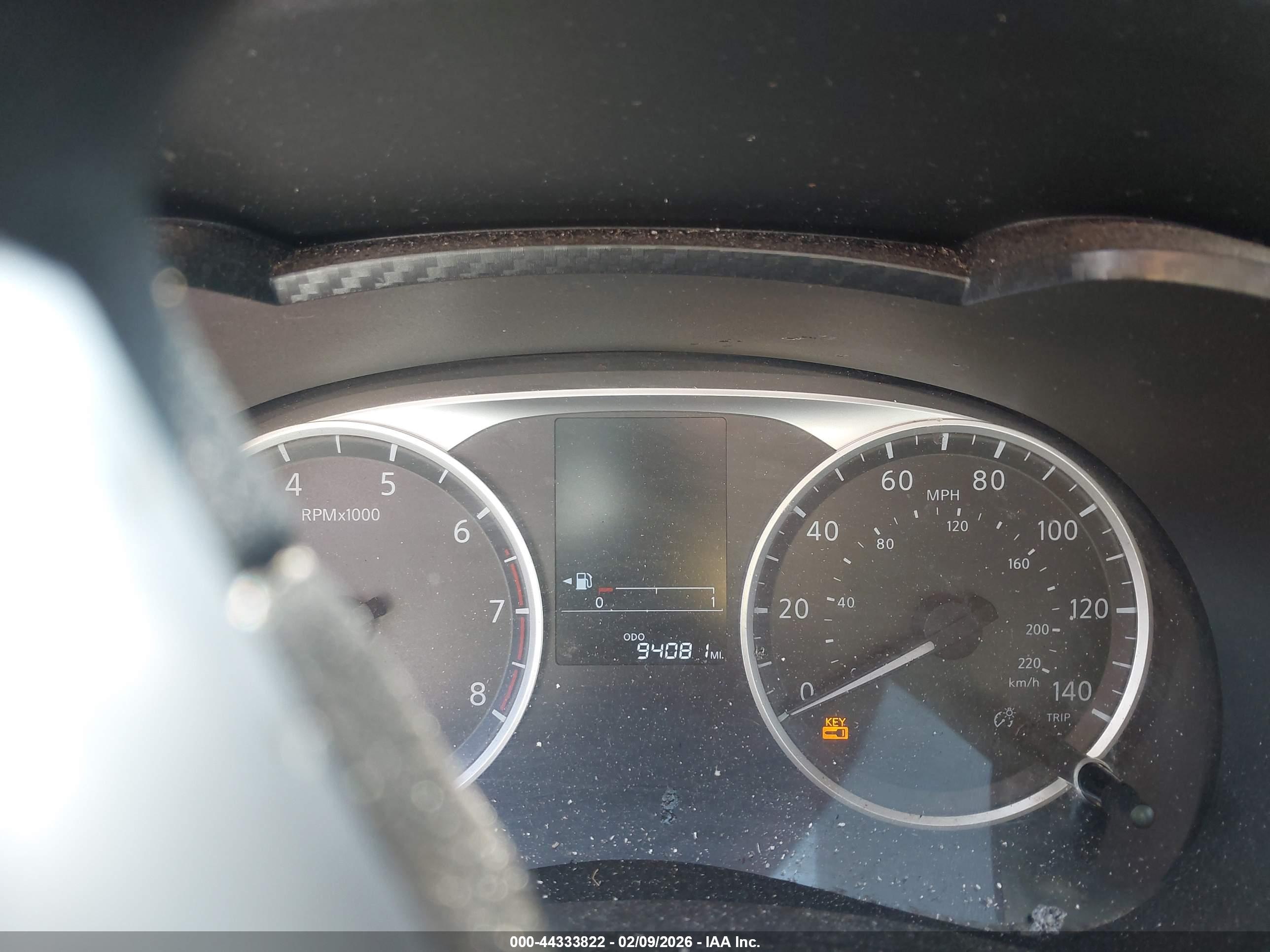 NISSAN VERSA image 7