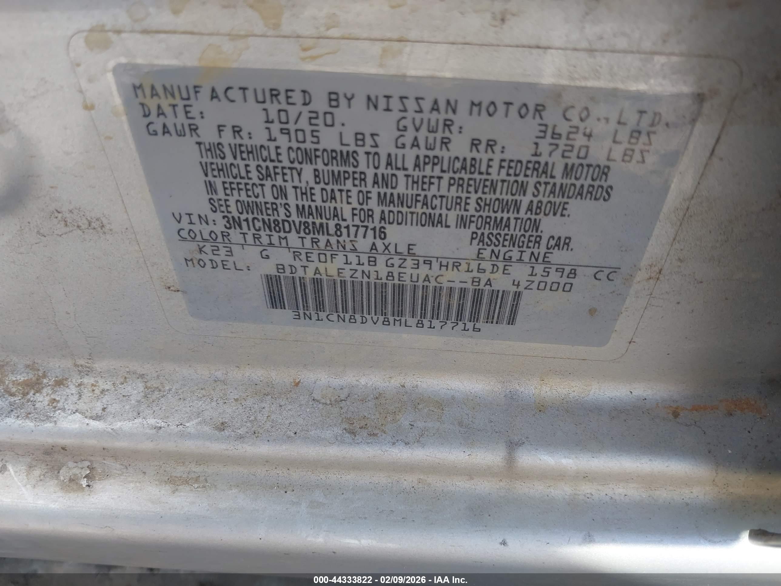 NISSAN VERSA image 9