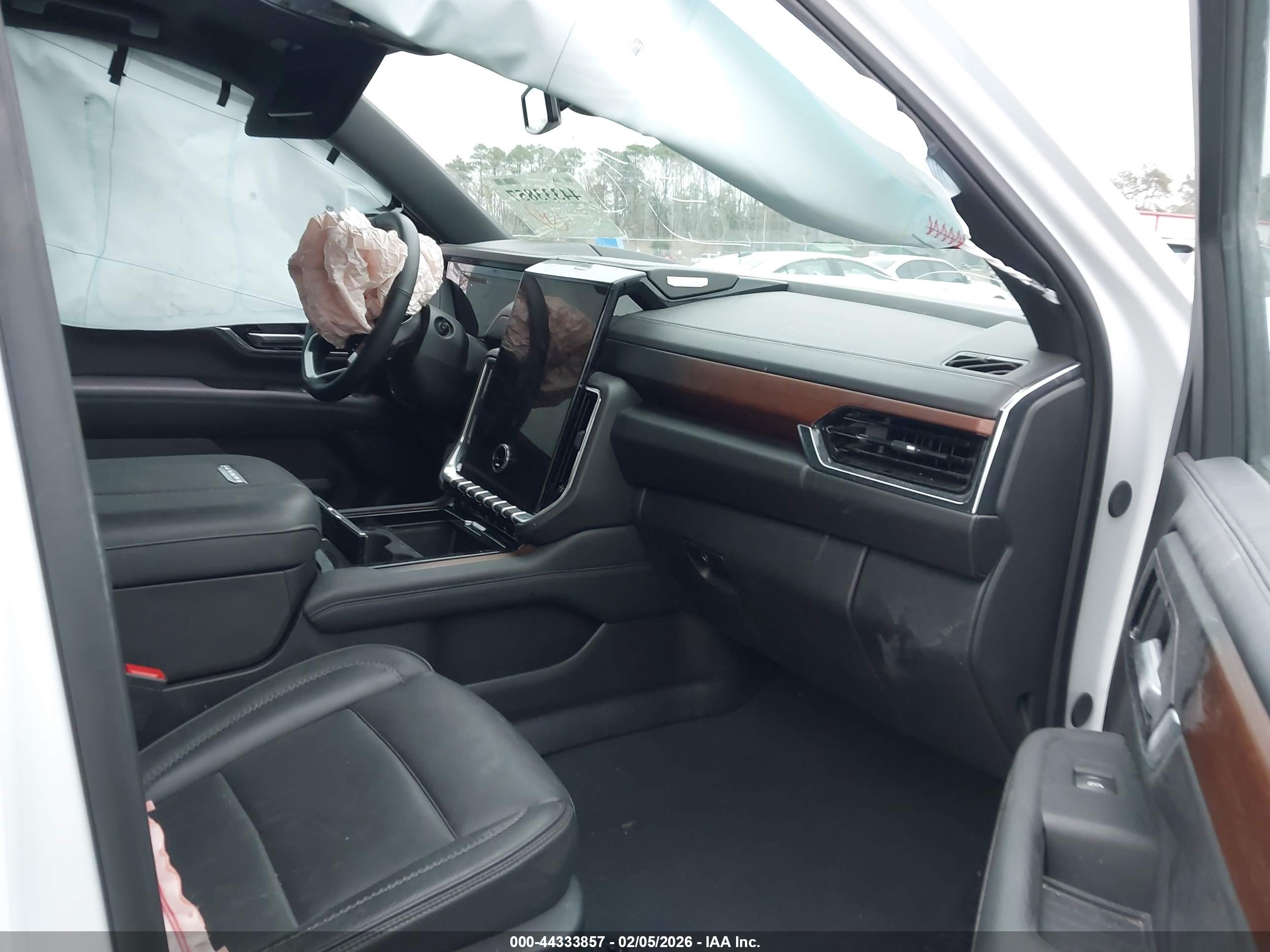 GMC YUKON image 5