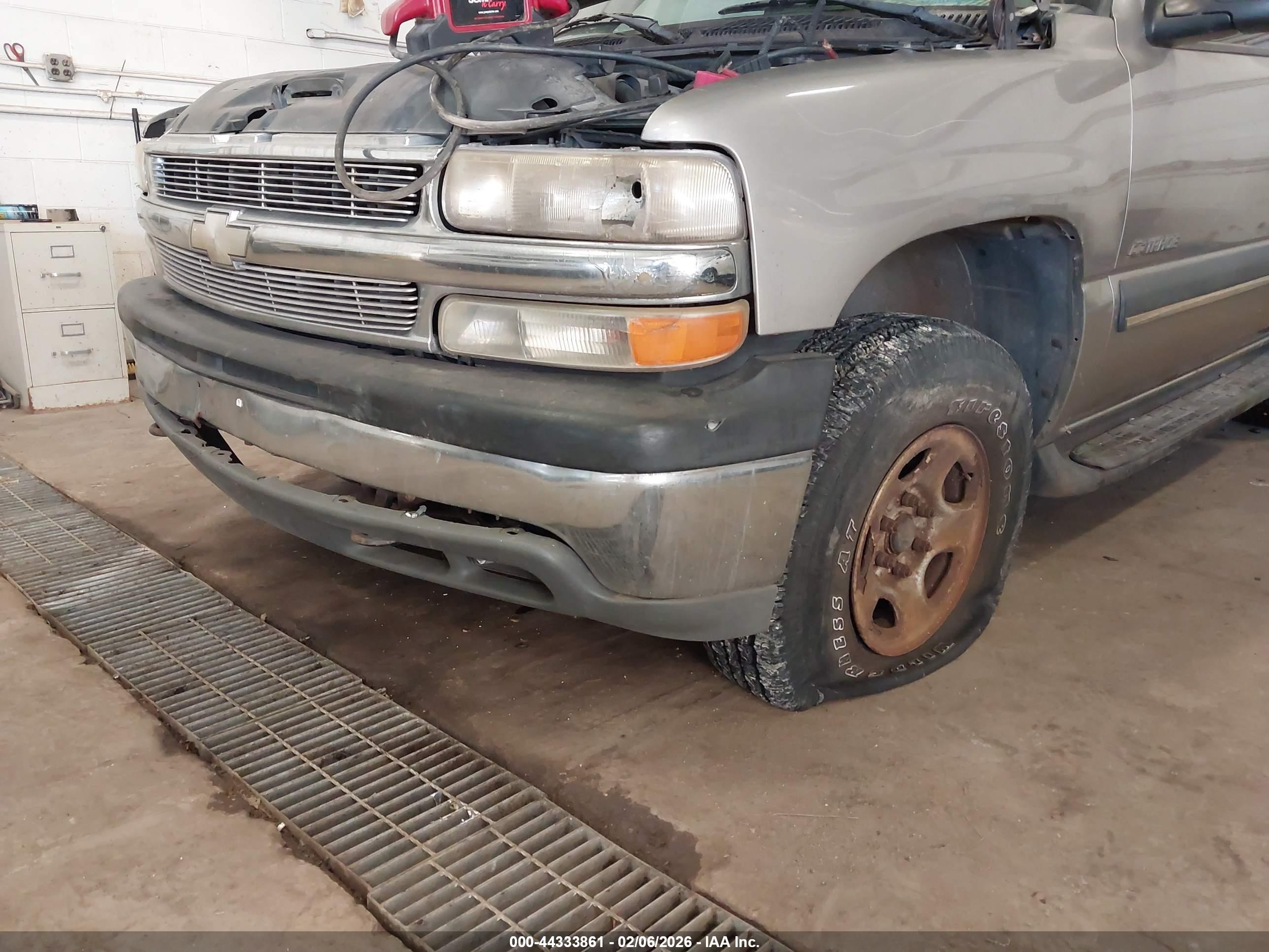 CHEVROLET TAHOE image 6