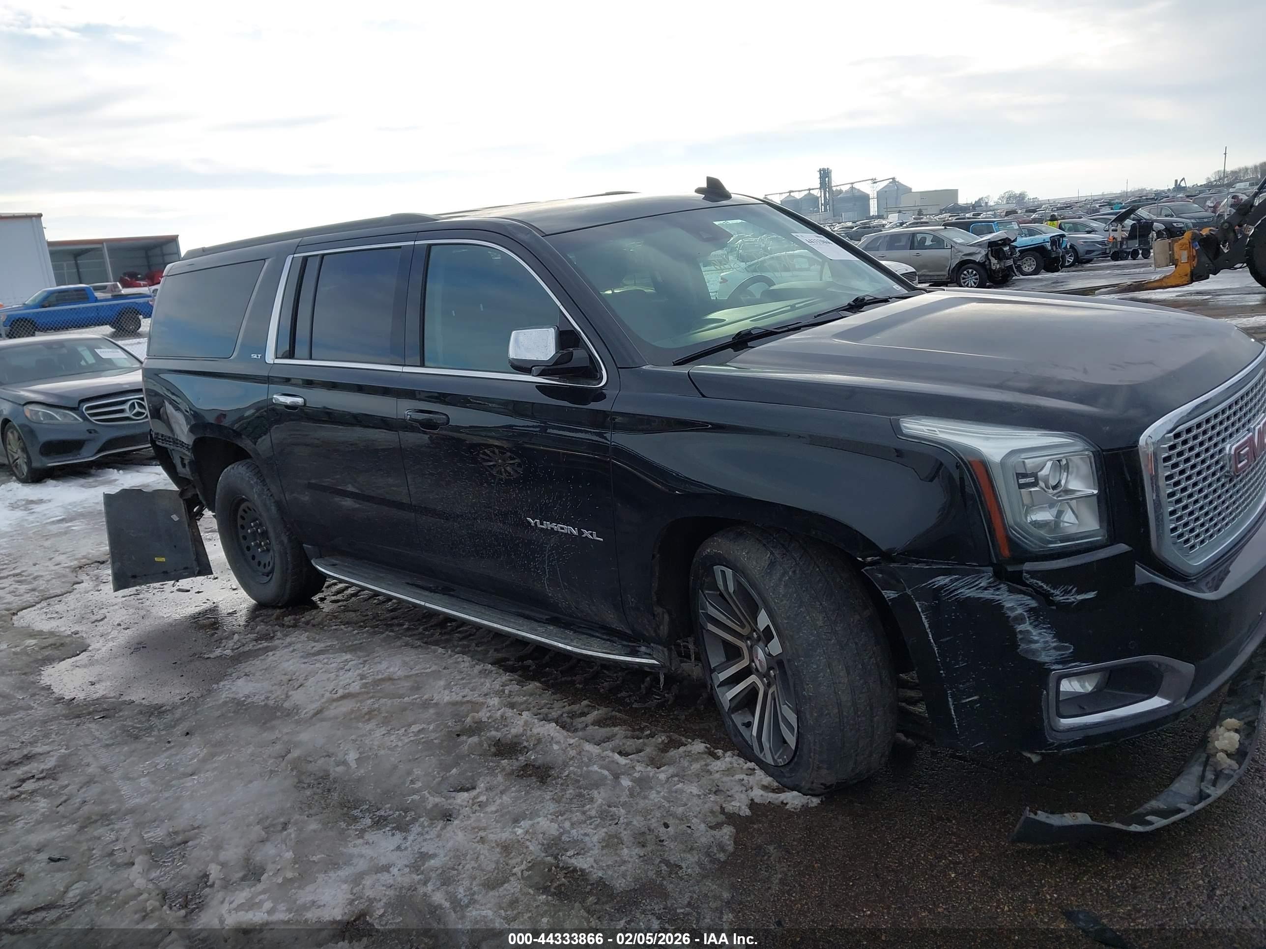 GMC YUKON image 6