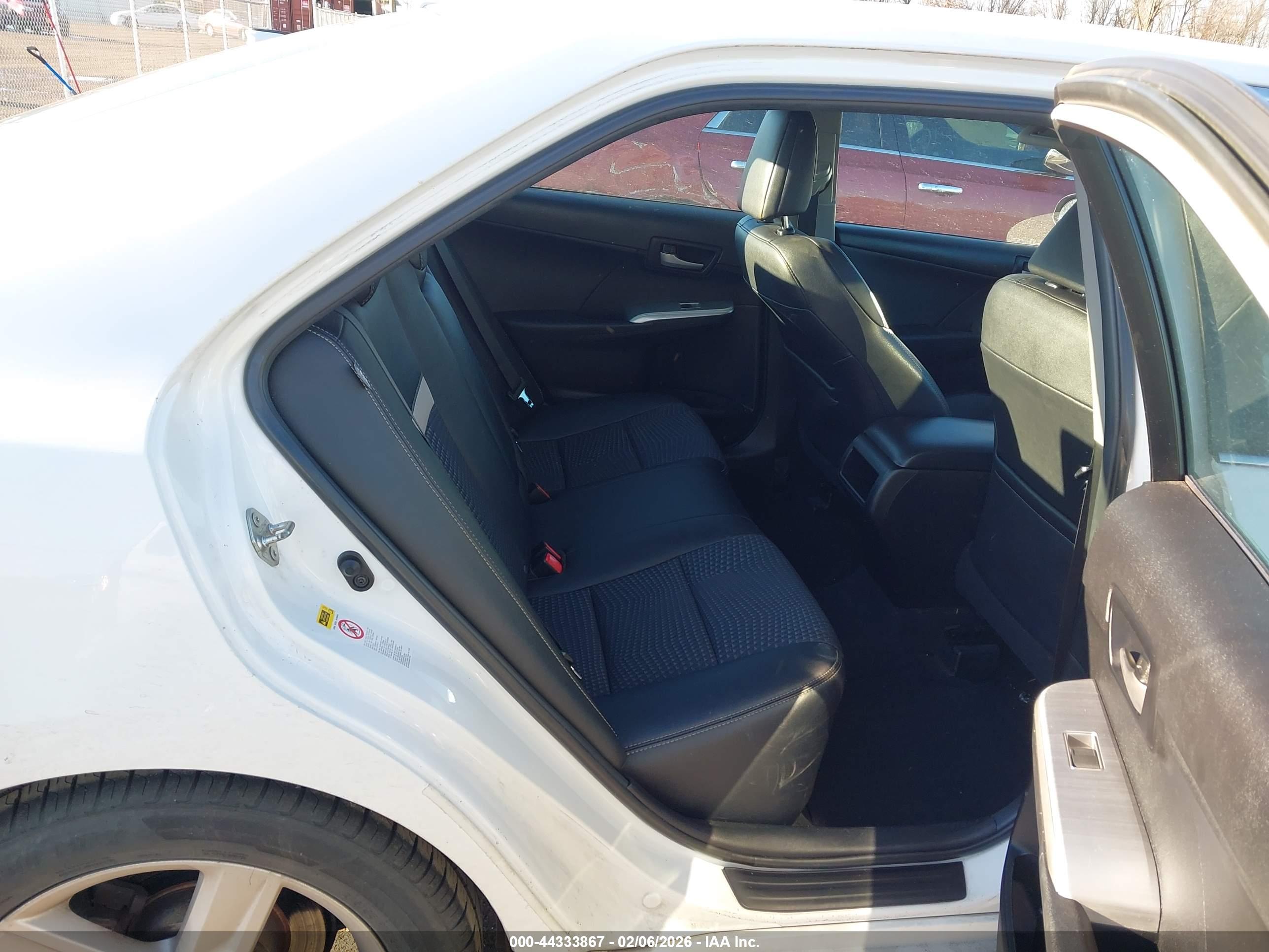 TOYOTA CAMRY image 8