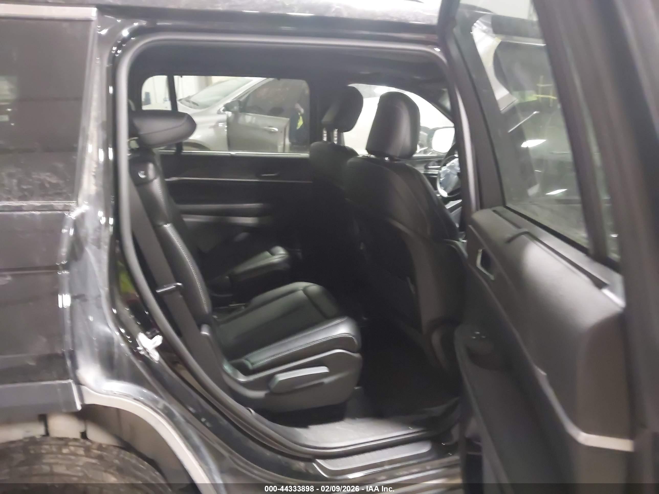 JEEP GRAND image 8