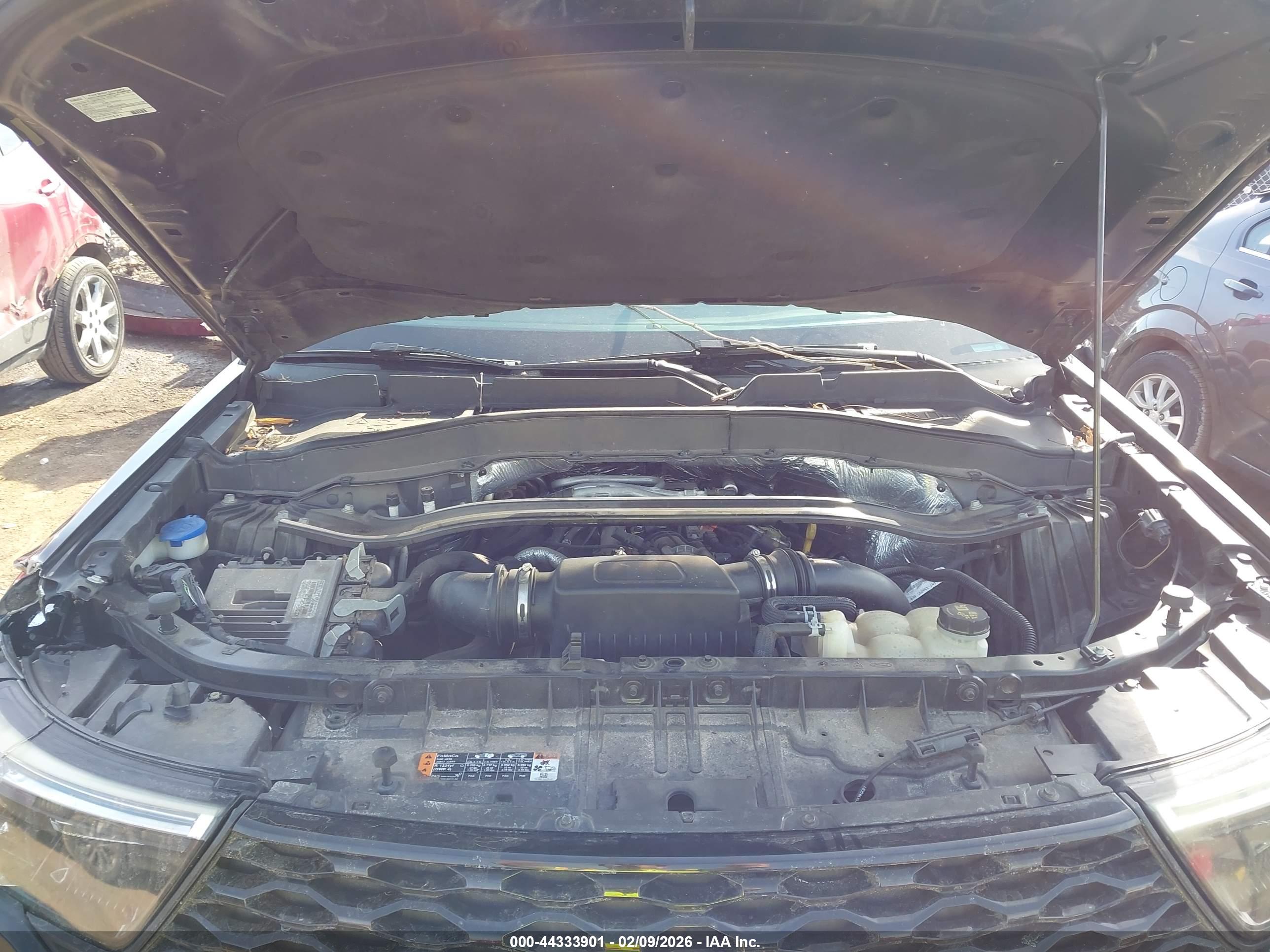 FORD EXPLORER image 10