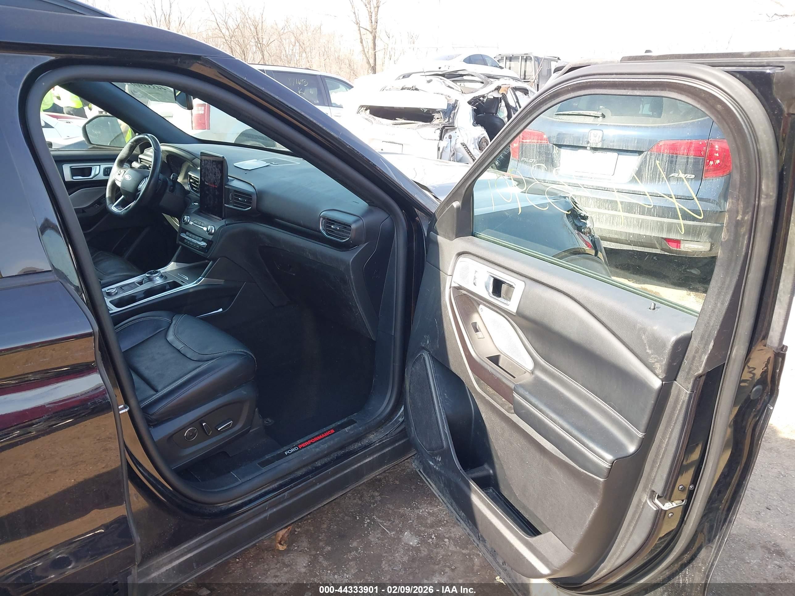 FORD EXPLORER image 5
