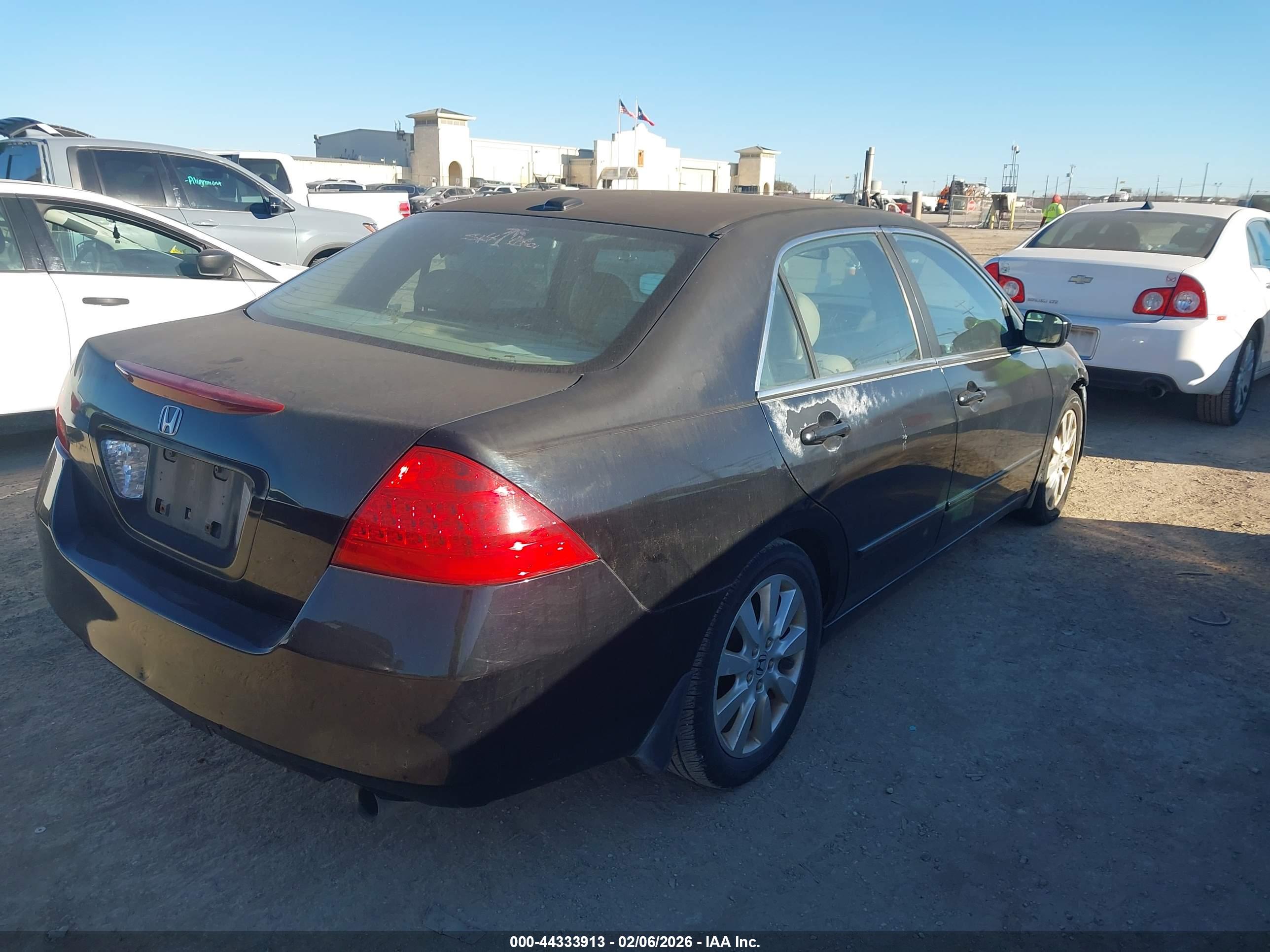 HONDA ACCORD image 4