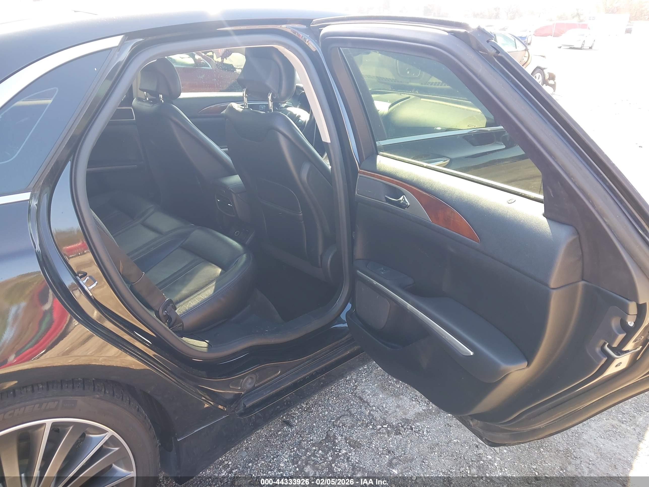 LINCOLN MKZ image 8