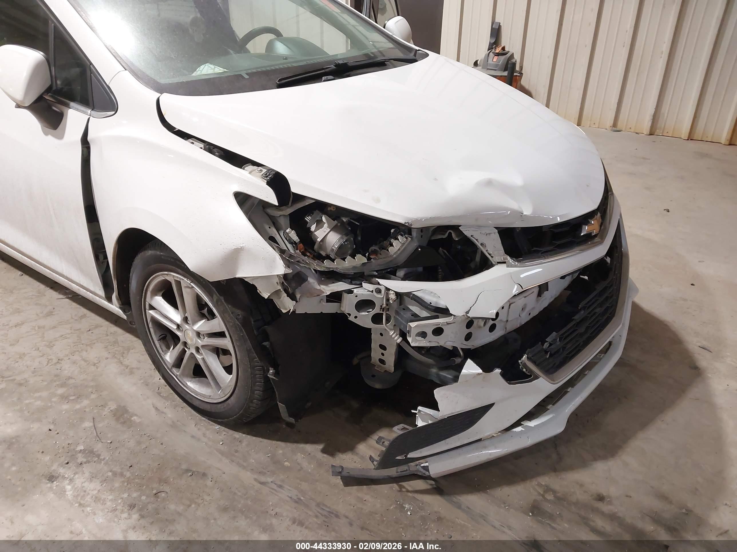 CHEVROLET CRUZE image 6