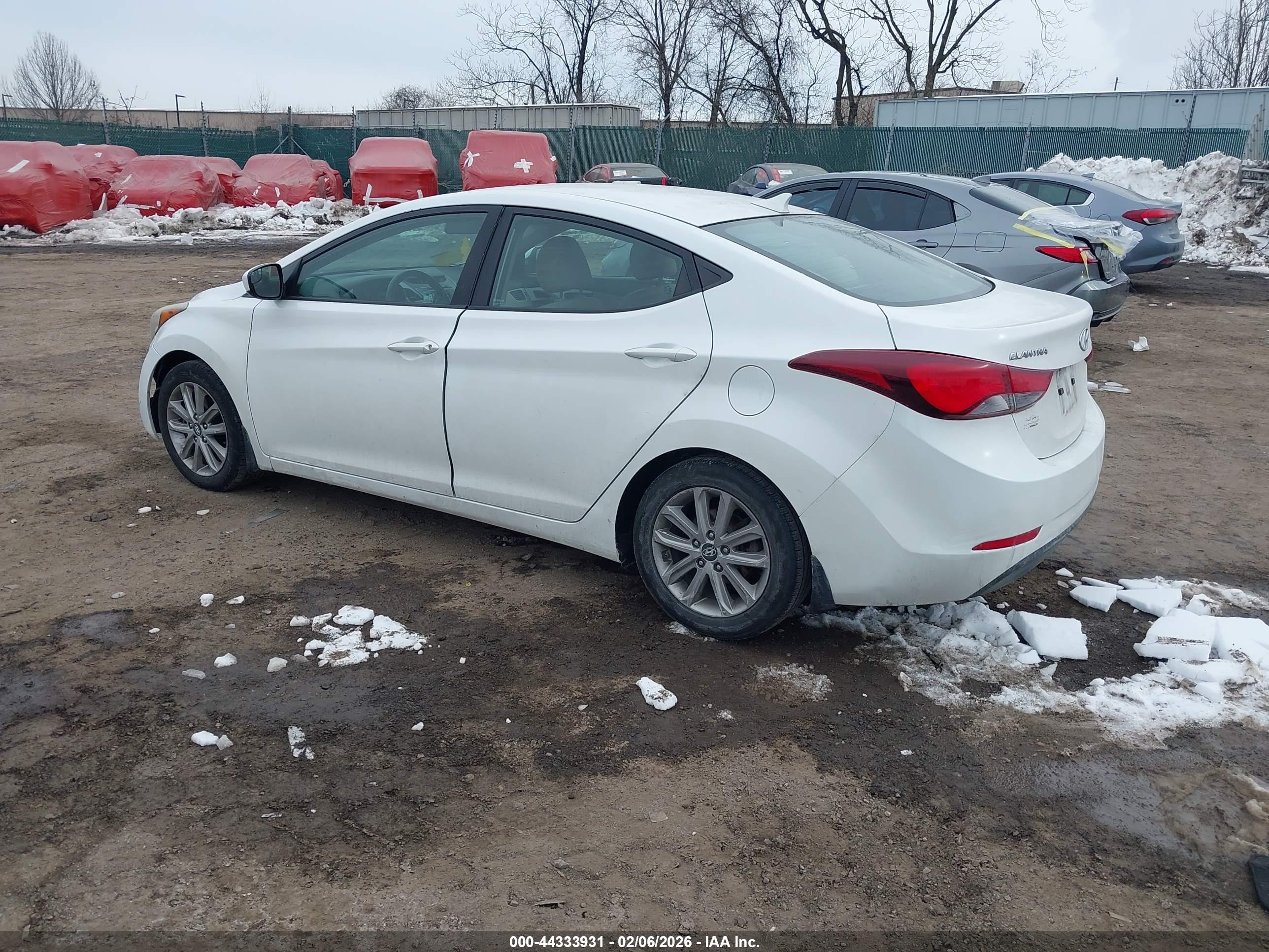 HYUNDAI ELANTRA image 3