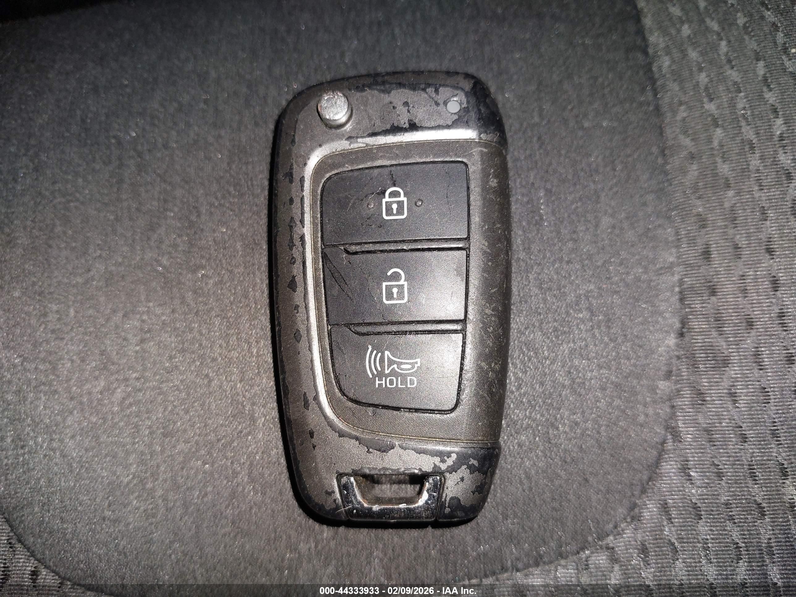 HYUNDAI SANTA image 11
